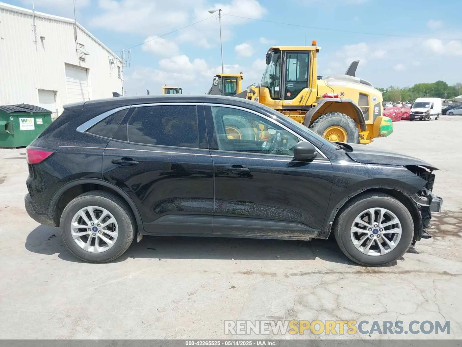 14 fotografías del automóvil dañado 1FMCU0G69NUB35565 FORD ESCAPE 2022
