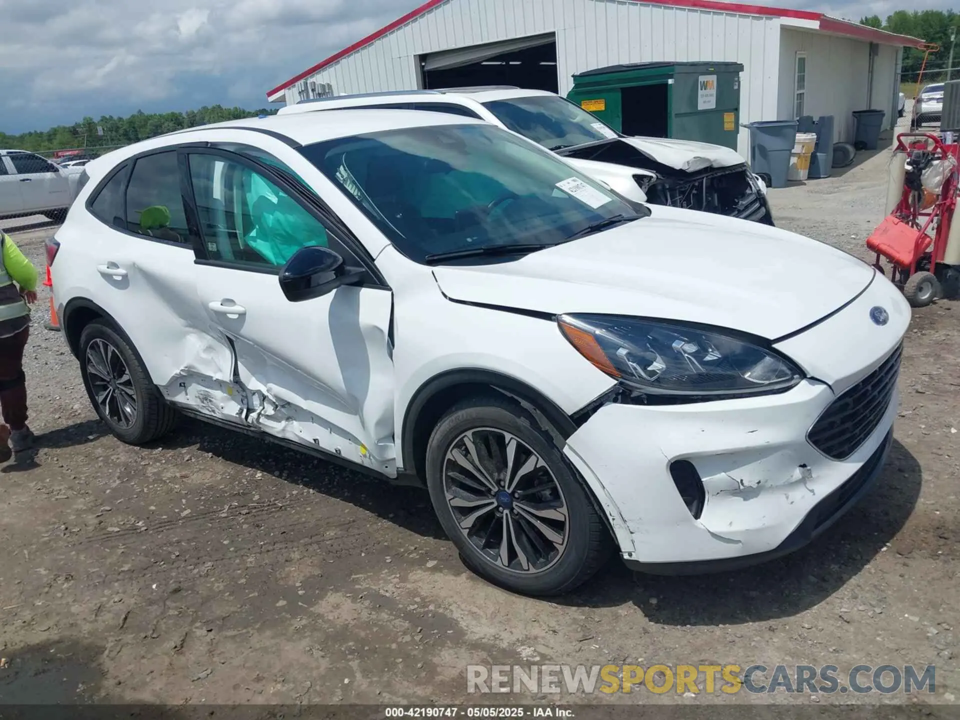 1 fotografías del automóvil dañado 1FMCU0G69NUB93014 FORD ESCAPE 2022