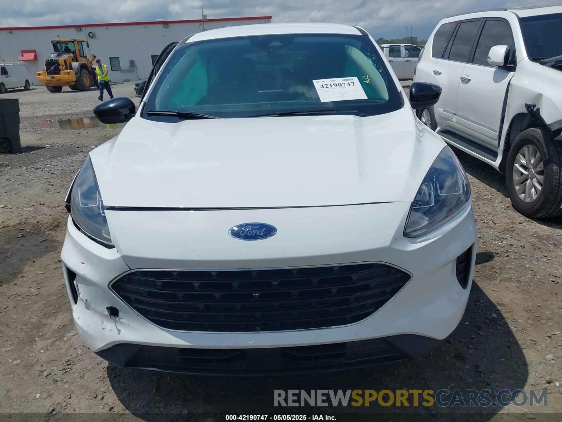 12 fotografías del automóvil dañado 1FMCU0G69NUB93014 FORD ESCAPE 2022
