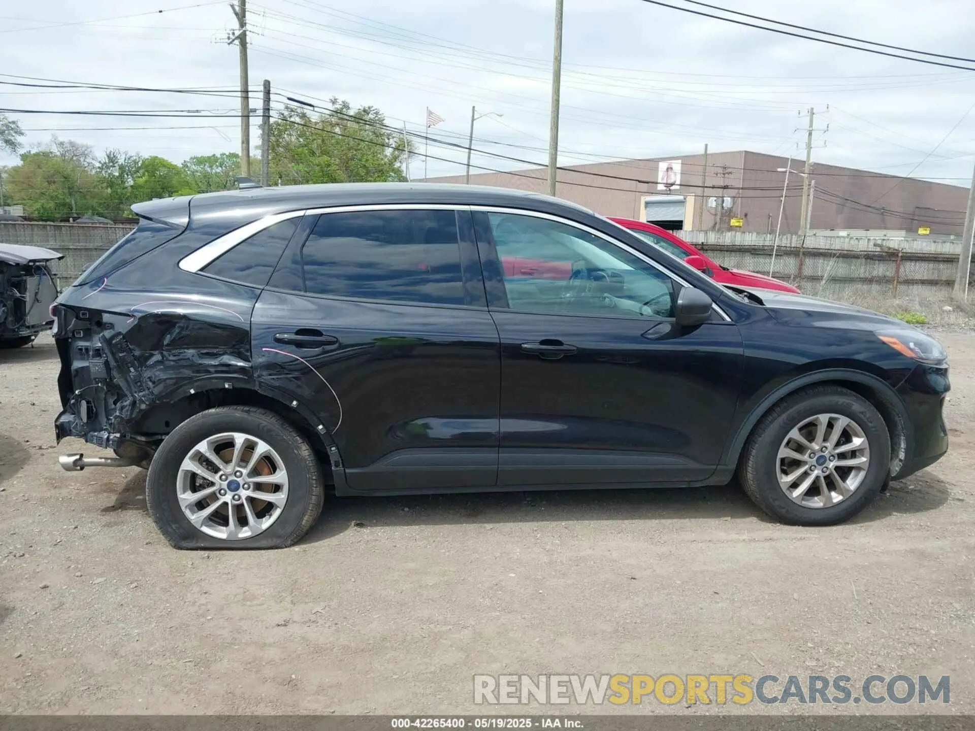 13 fotografías del automóvil dañado 1FMCU0G6XNUA47642 FORD ESCAPE 2022
