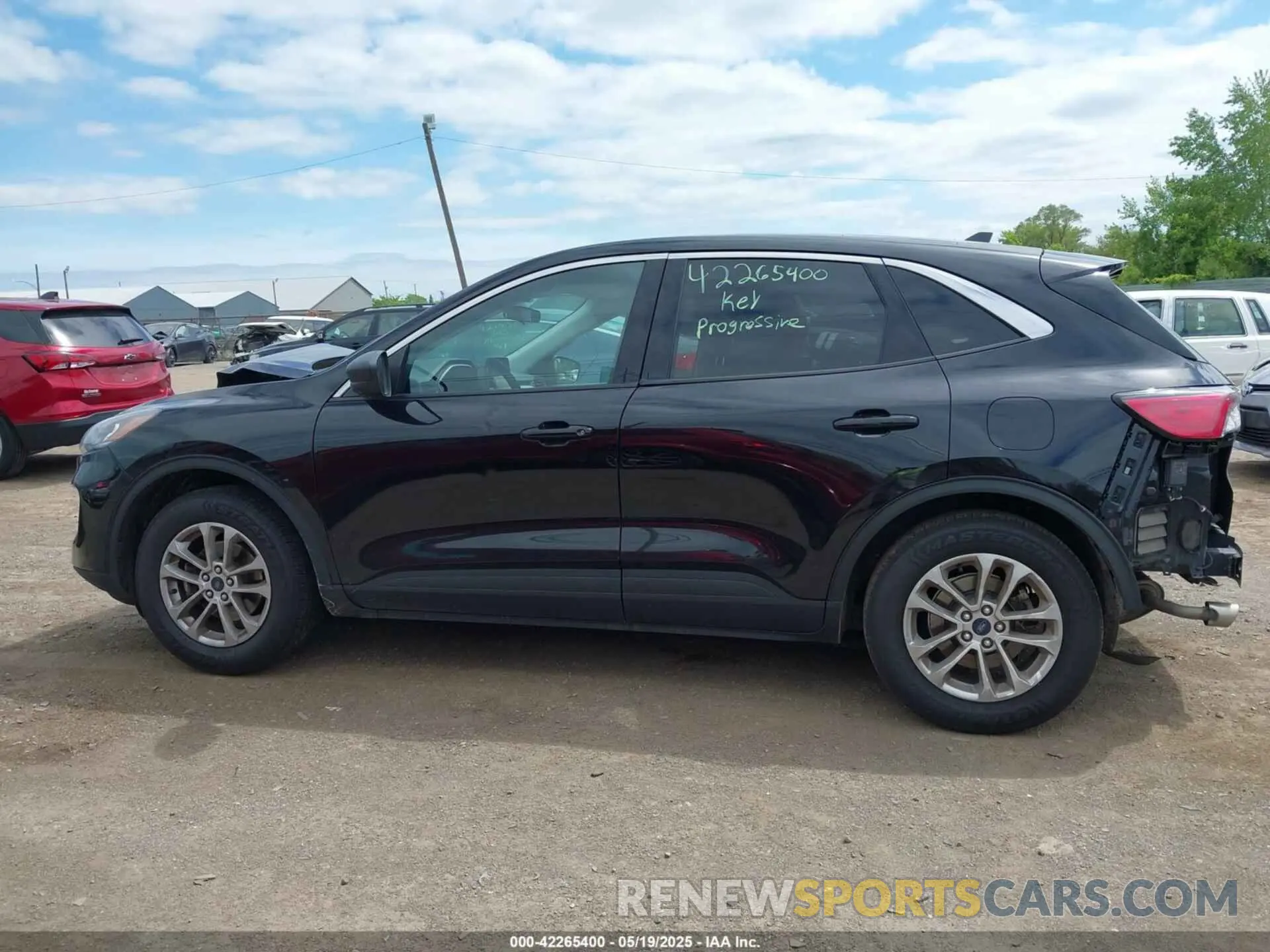 14 fotografías del automóvil dañado 1FMCU0G6XNUA47642 FORD ESCAPE 2022