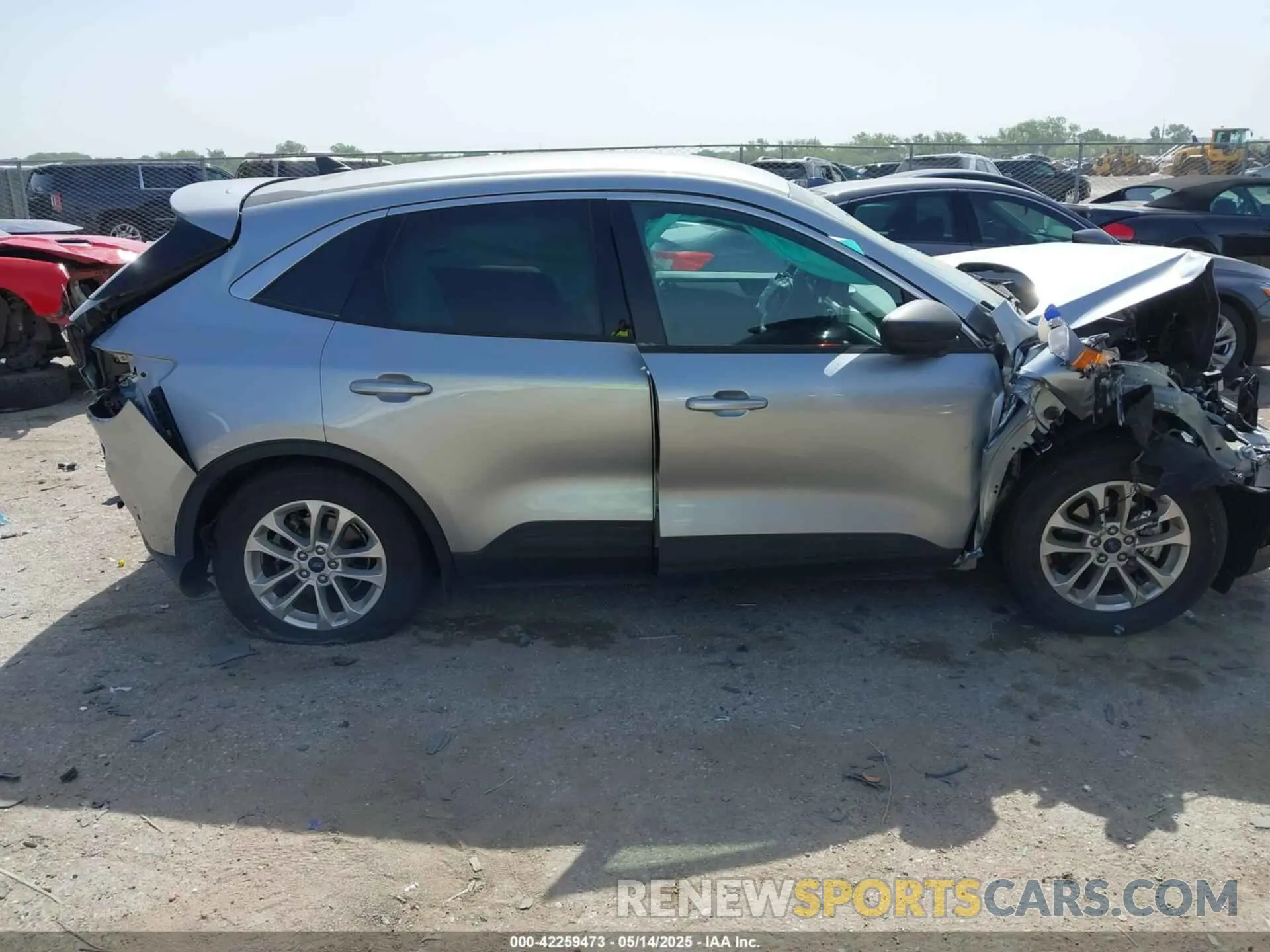 13 fotografías del automóvil dañado 1FMCU0G6XNUC01282 FORD ESCAPE 2022