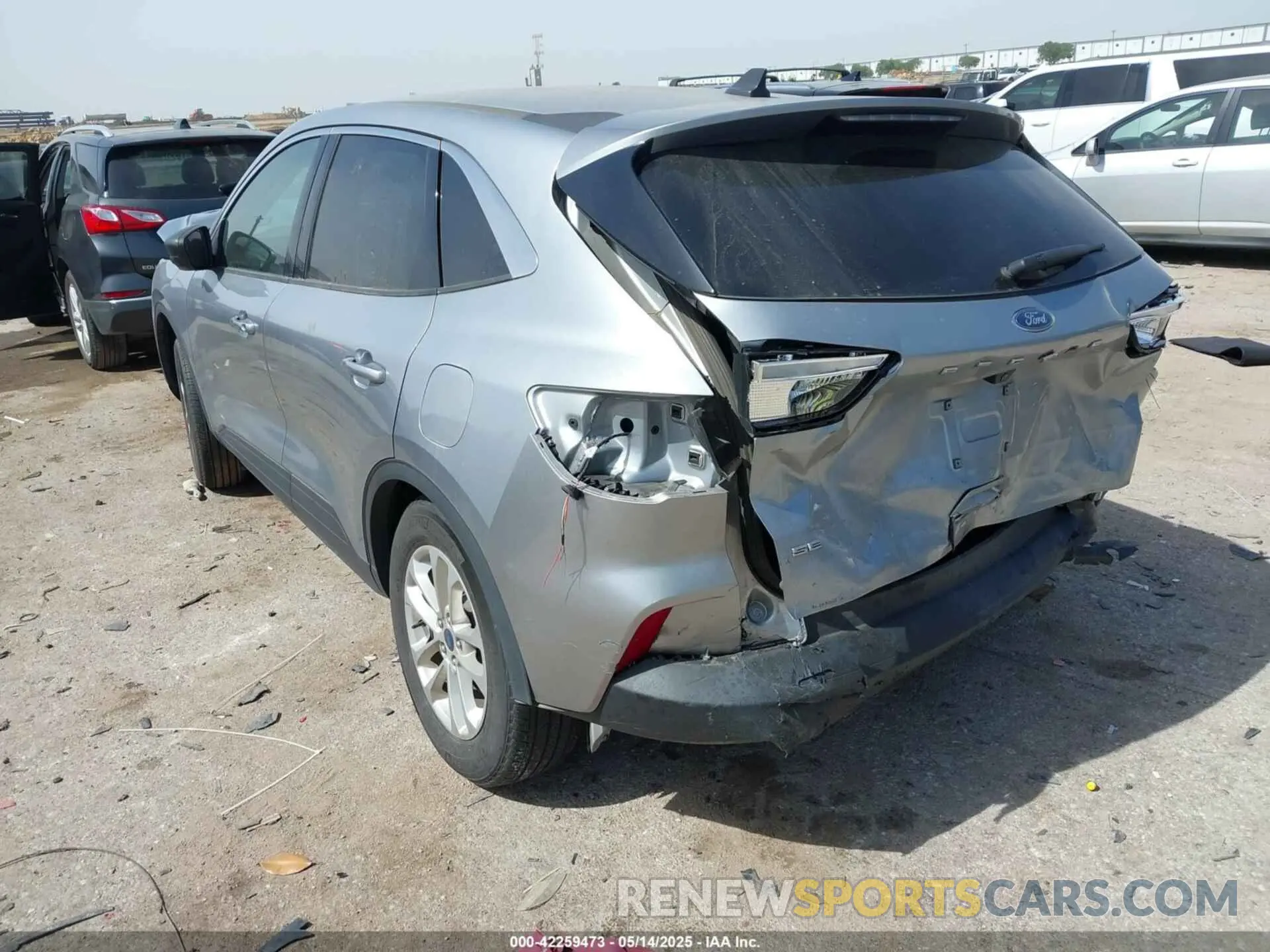 3 fotografías del automóvil dañado 1FMCU0G6XNUC01282 FORD ESCAPE 2022