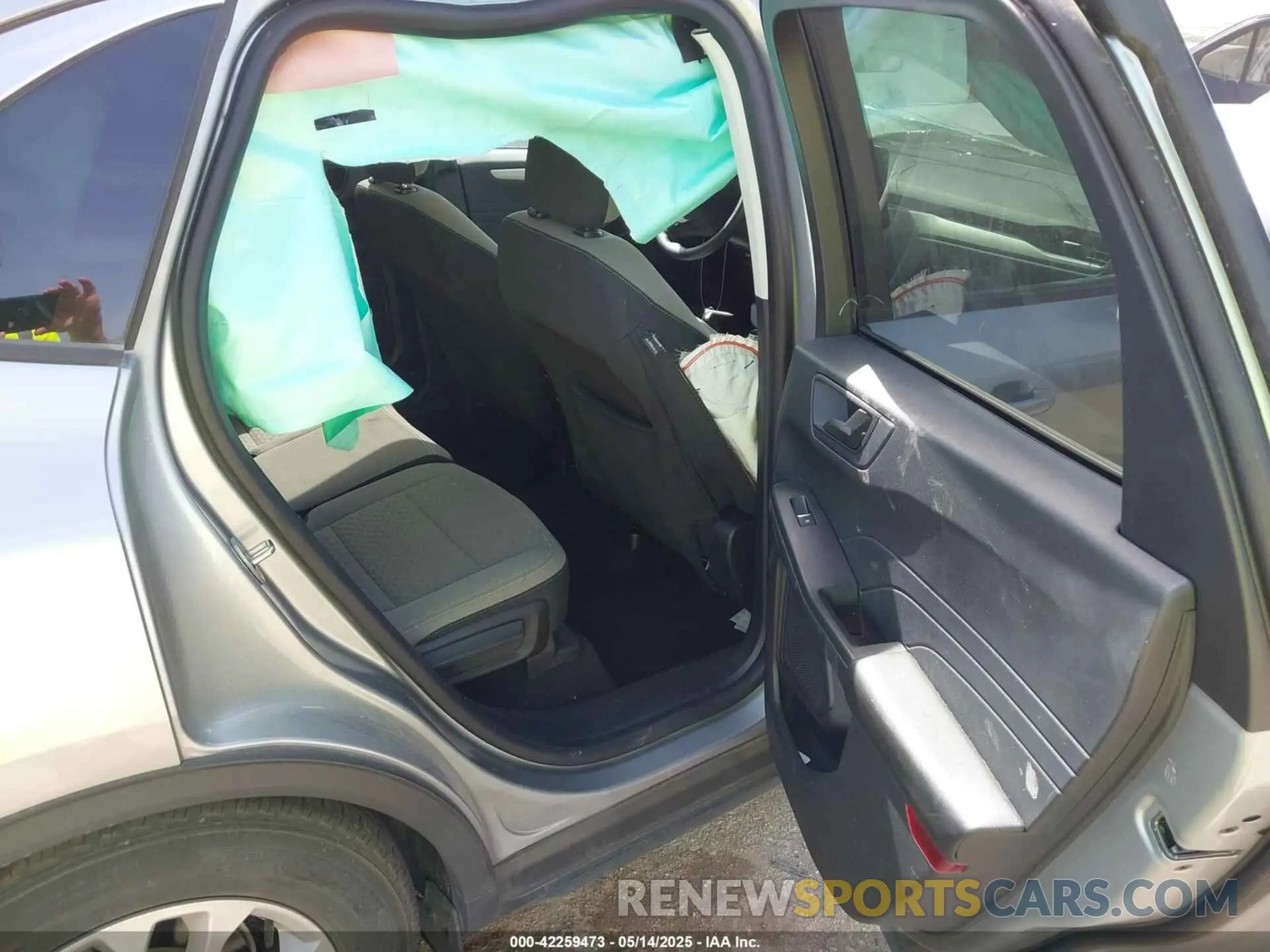 8 fotografías del automóvil dañado 1FMCU0G6XNUC01282 FORD ESCAPE 2022