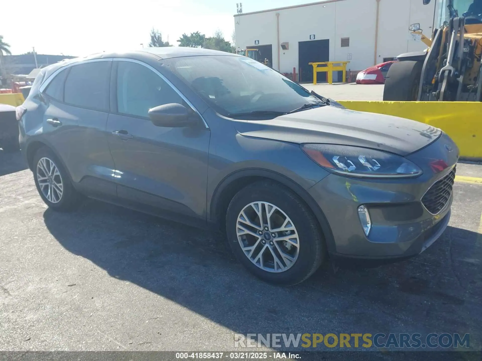 1 fotografías del automóvil dañado 1FMCU0H61NUB35798 FORD ESCAPE 2022
