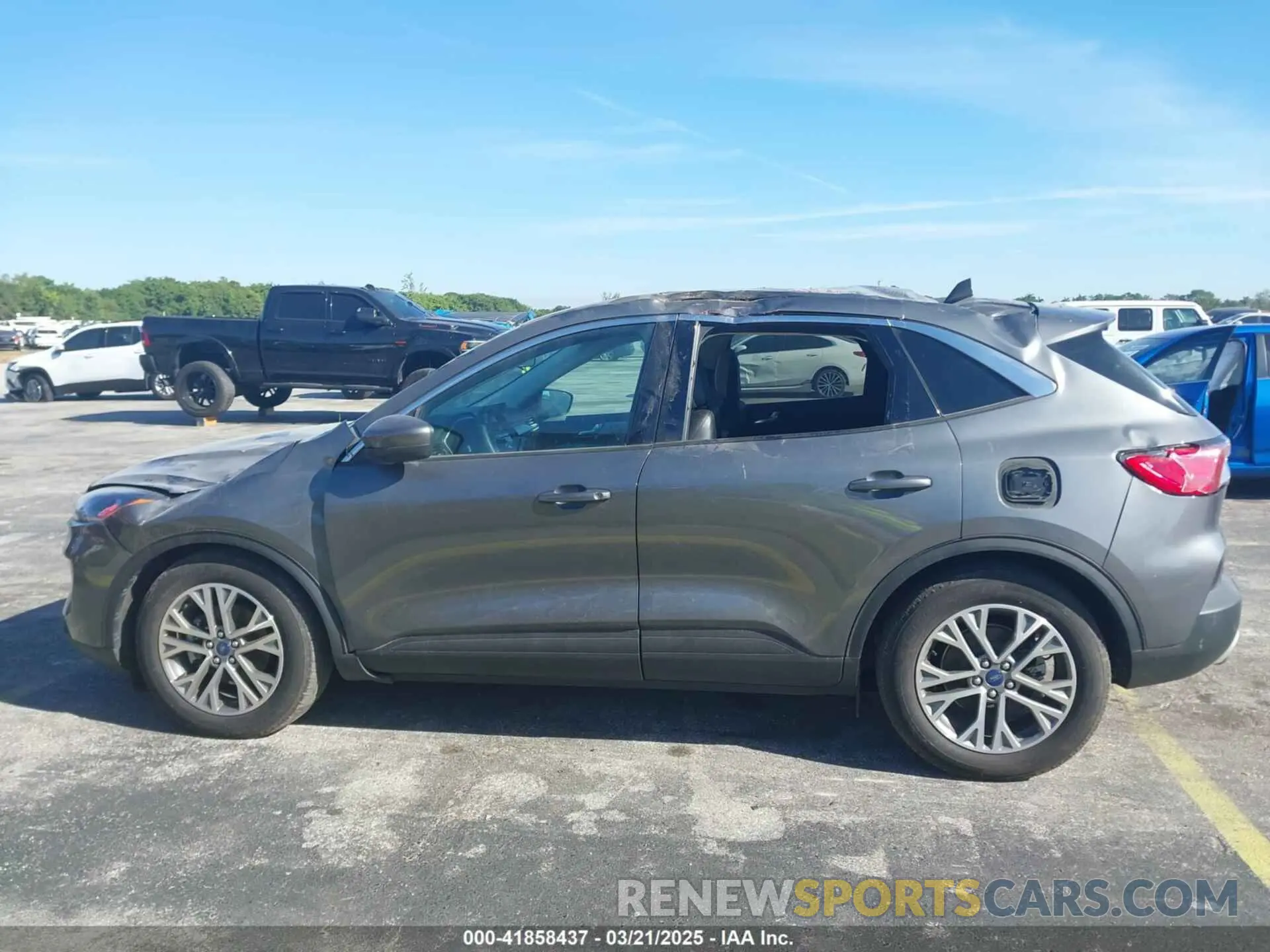 14 fotografías del automóvil dañado 1FMCU0H61NUB35798 FORD ESCAPE 2022