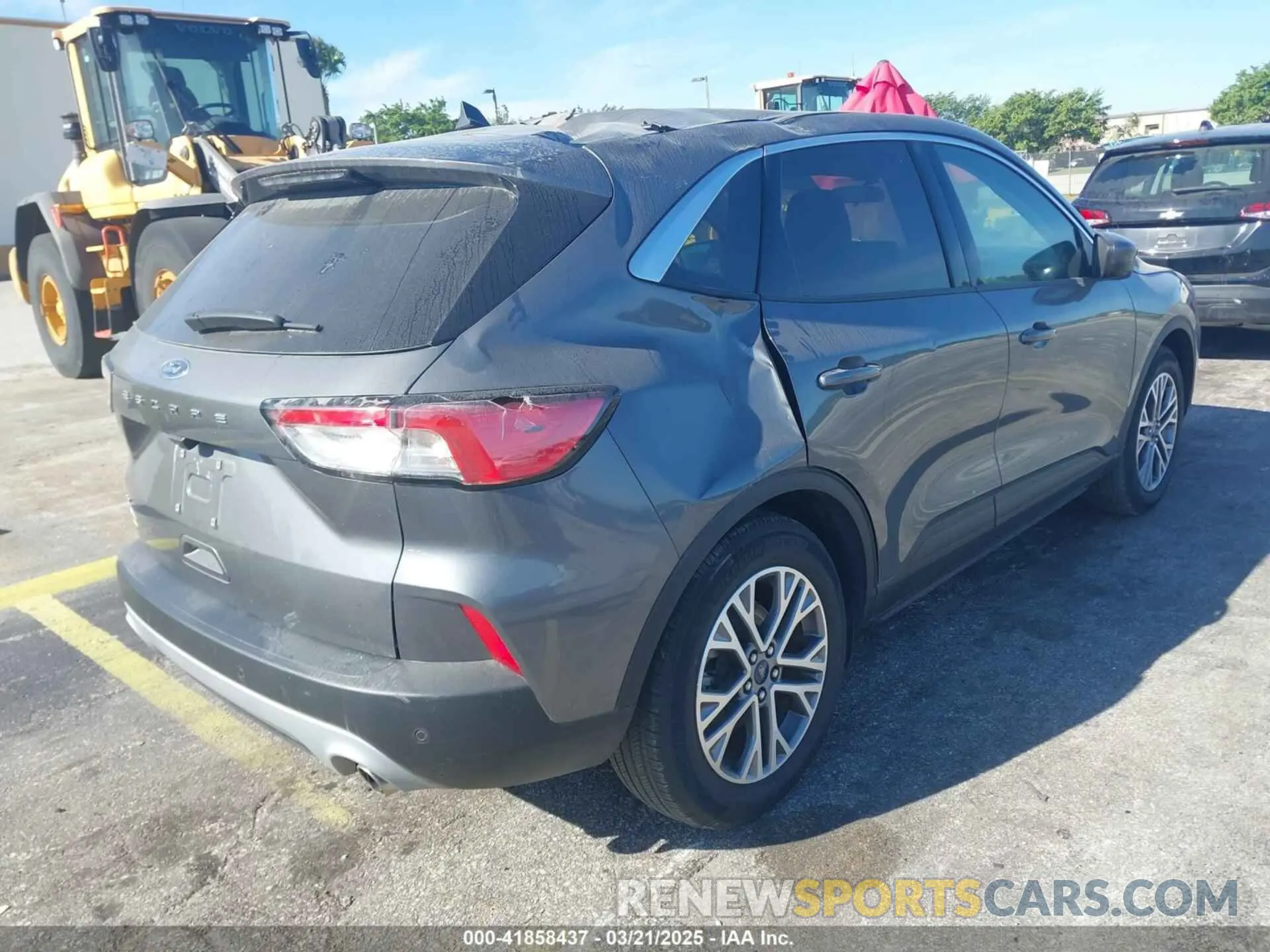 4 fotografías del automóvil dañado 1FMCU0H61NUB35798 FORD ESCAPE 2022