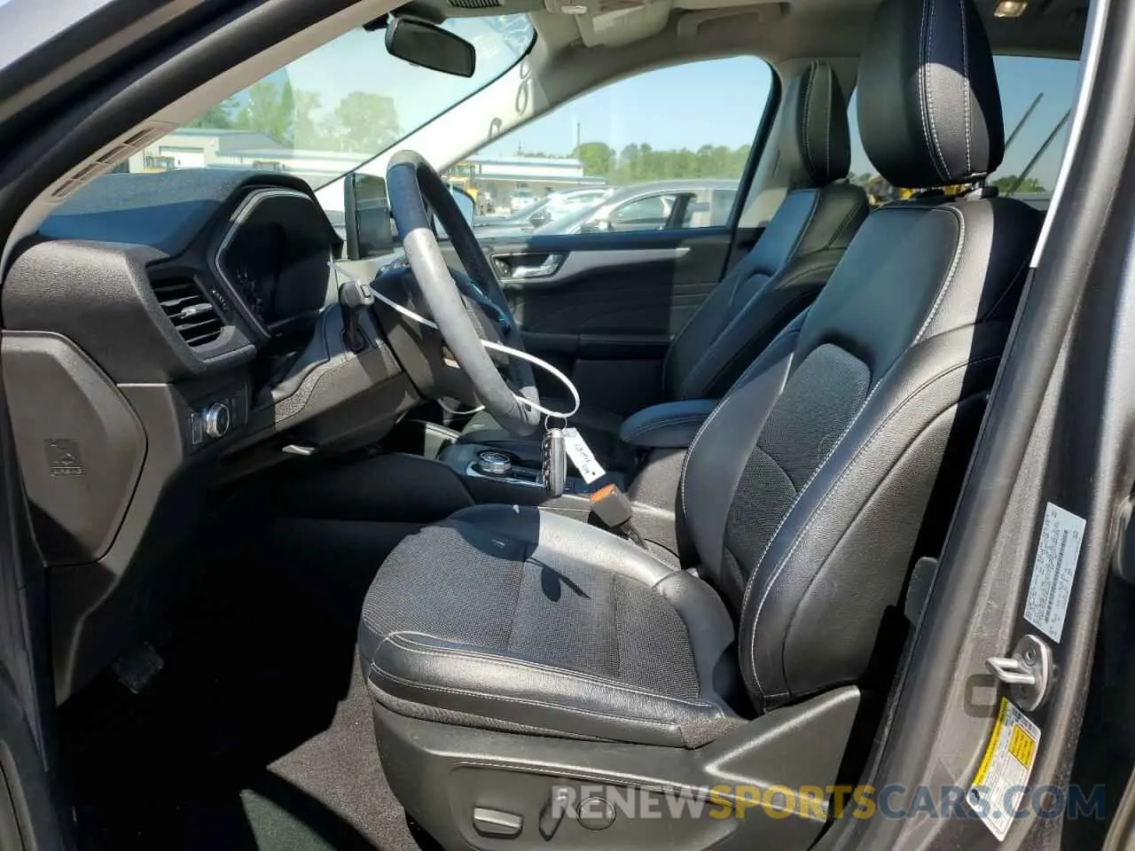 7 fotografías del automóvil dañado 1FMCU0H61NUB63956 FORD ESCAPE 2022