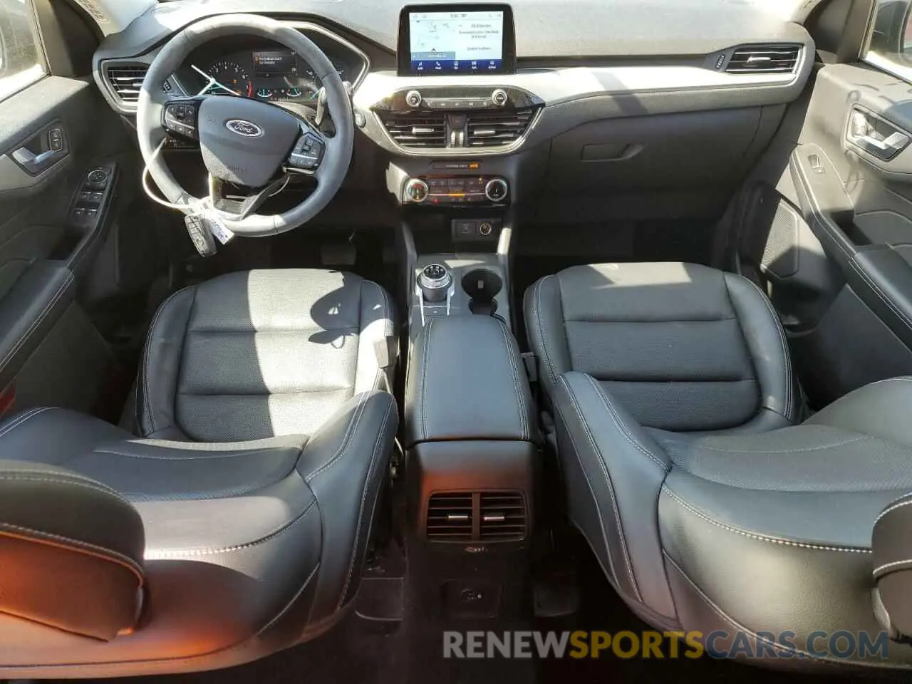 8 fotografías del automóvil dañado 1FMCU0H61NUB63956 FORD ESCAPE 2022