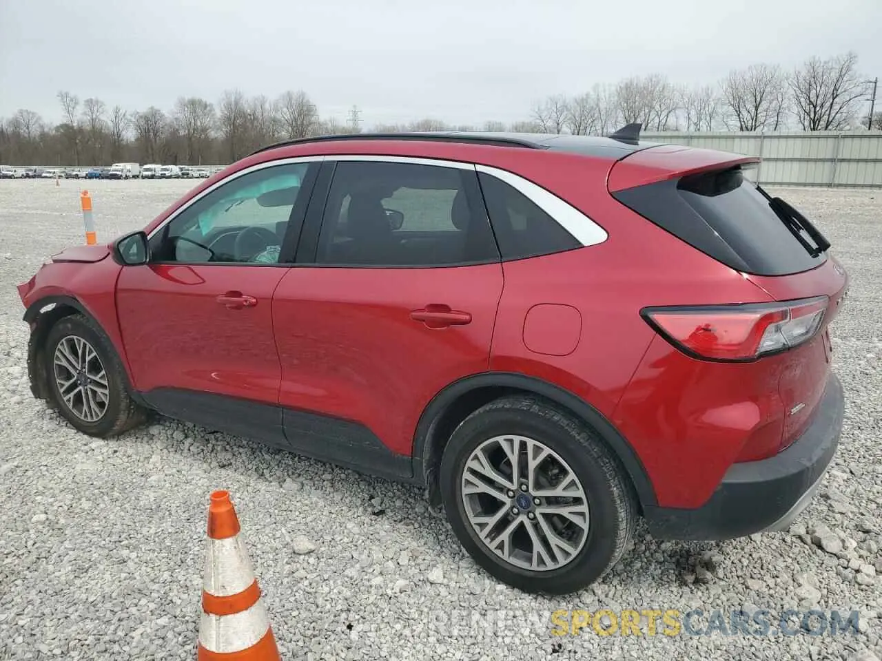 2 fotografías del automóvil dañado 1FMCU0H64NUB07042 FORD ESCAPE 2022