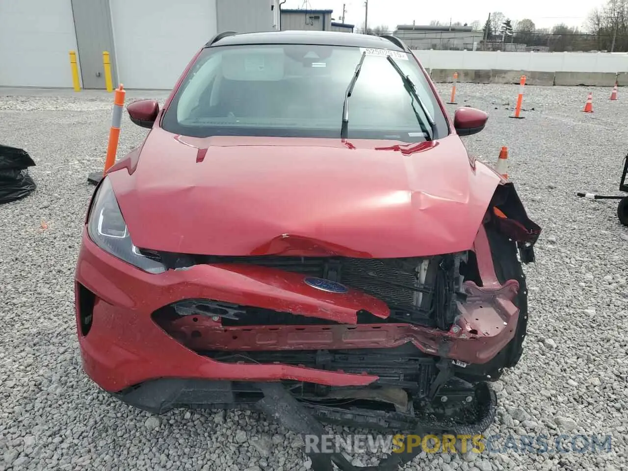 5 fotografías del automóvil dañado 1FMCU0H64NUB07042 FORD ESCAPE 2022