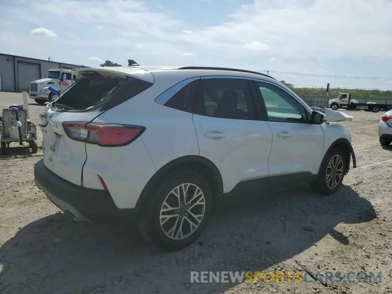 3 fotografías del automóvil dañado 1FMCU0H64NUB09454 FORD ESCAPE 2022