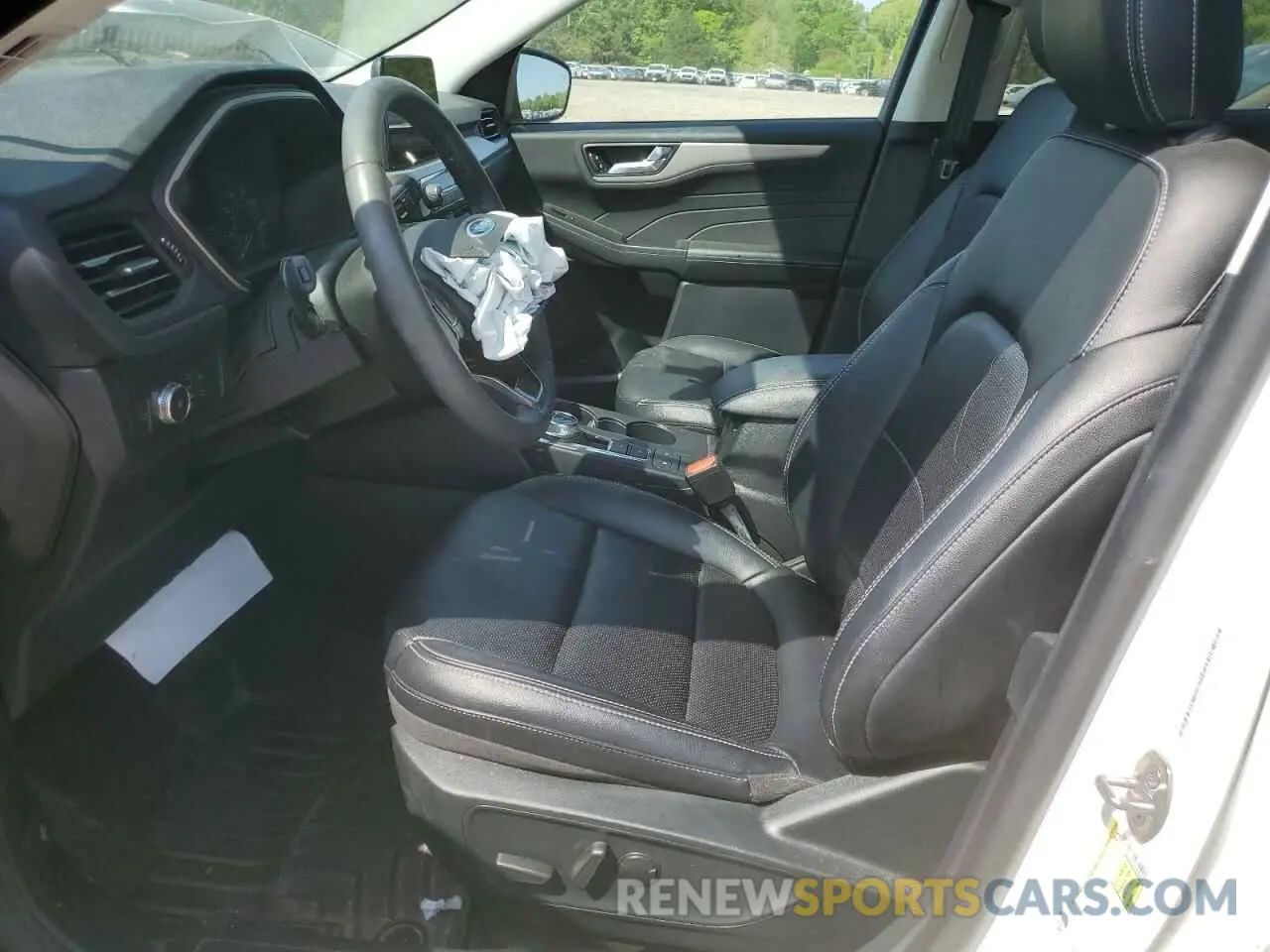 7 fotografías del automóvil dañado 1FMCU0H64NUB09454 FORD ESCAPE 2022