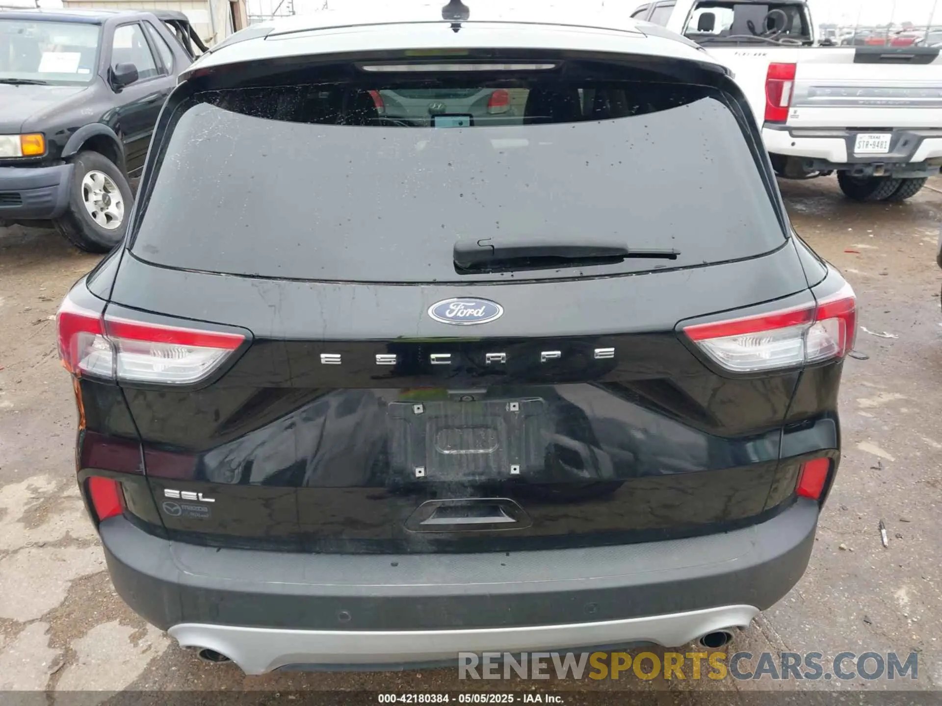 17 fotografías del automóvil dañado 1FMCU0H66NUA67126 FORD ESCAPE 2022