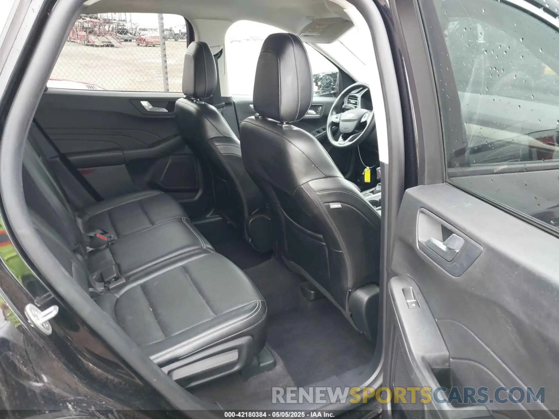 8 fotografías del automóvil dañado 1FMCU0H66NUA67126 FORD ESCAPE 2022