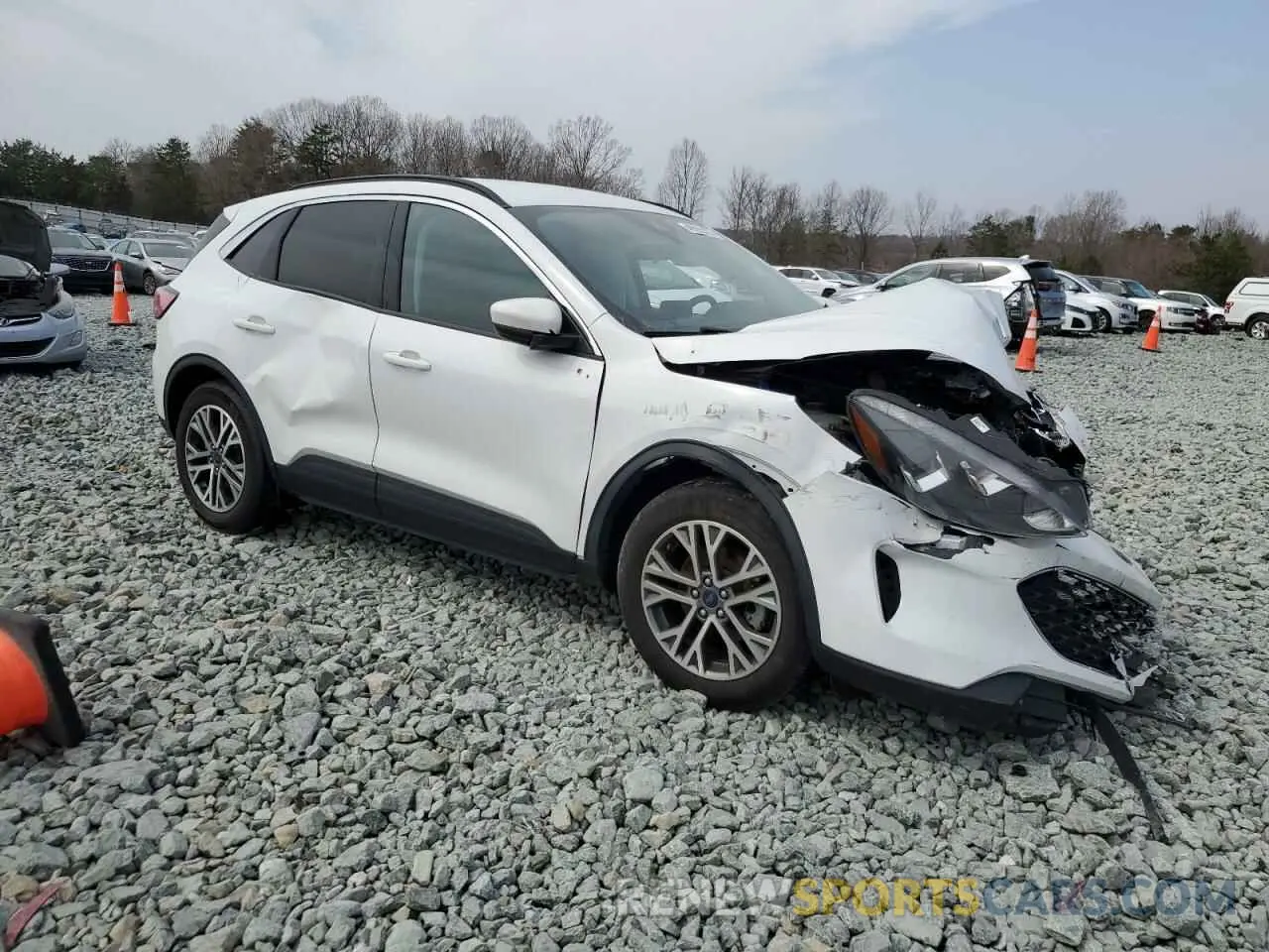 4 fotografías del automóvil dañado 1FMCU0H67NUA53896 FORD ESCAPE 2022
