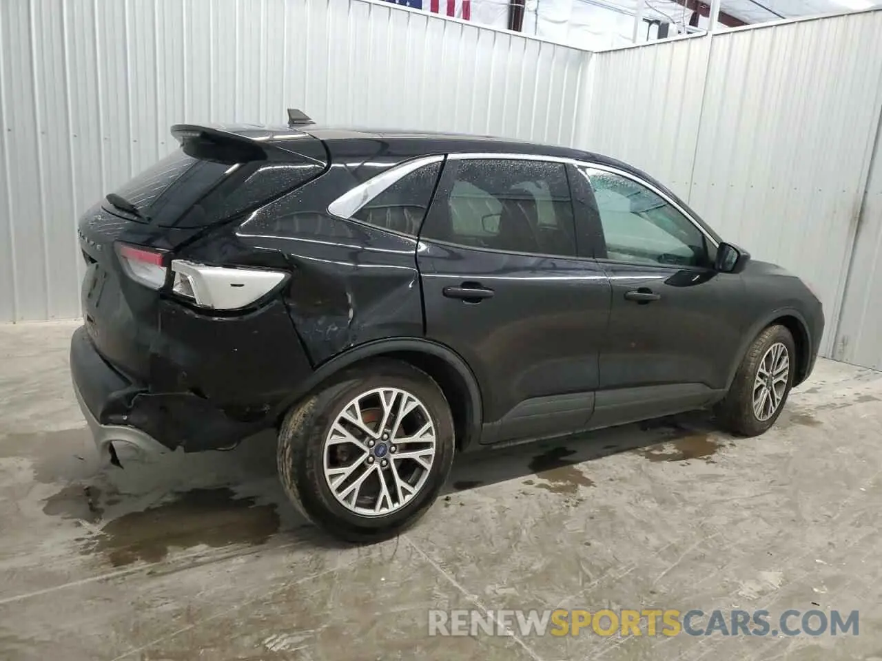 3 fotografías del automóvil dañado 1FMCU0H68NUA17621 FORD ESCAPE 2022