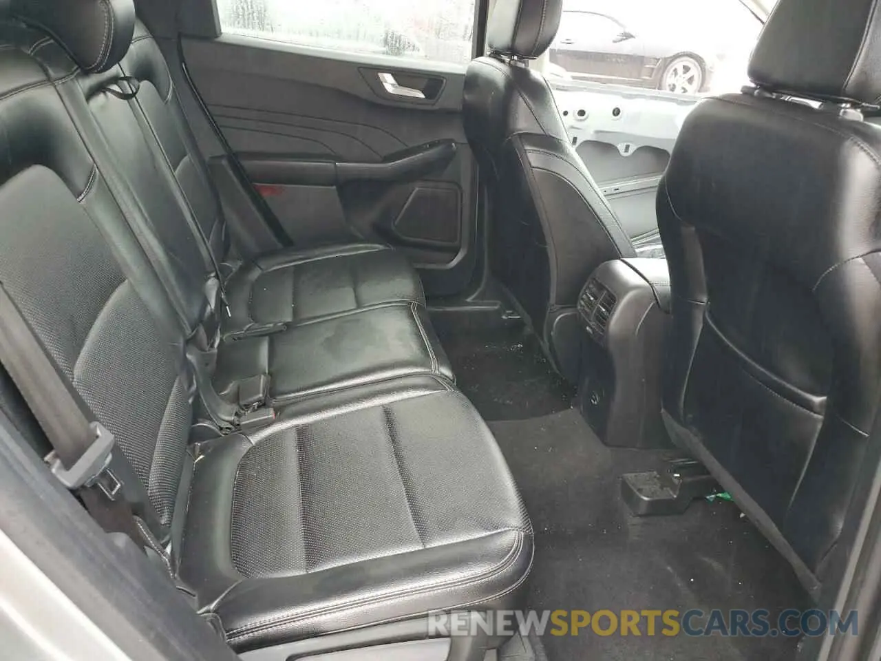 11 fotografías del automóvil dañado 1FMCU0H68NUA70609 FORD ESCAPE 2022