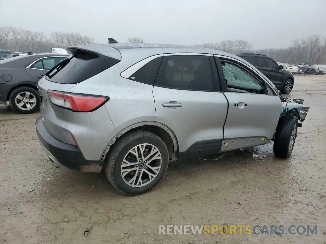 3 fotografías del automóvil dañado 1FMCU0H68NUA70609 FORD ESCAPE 2022
