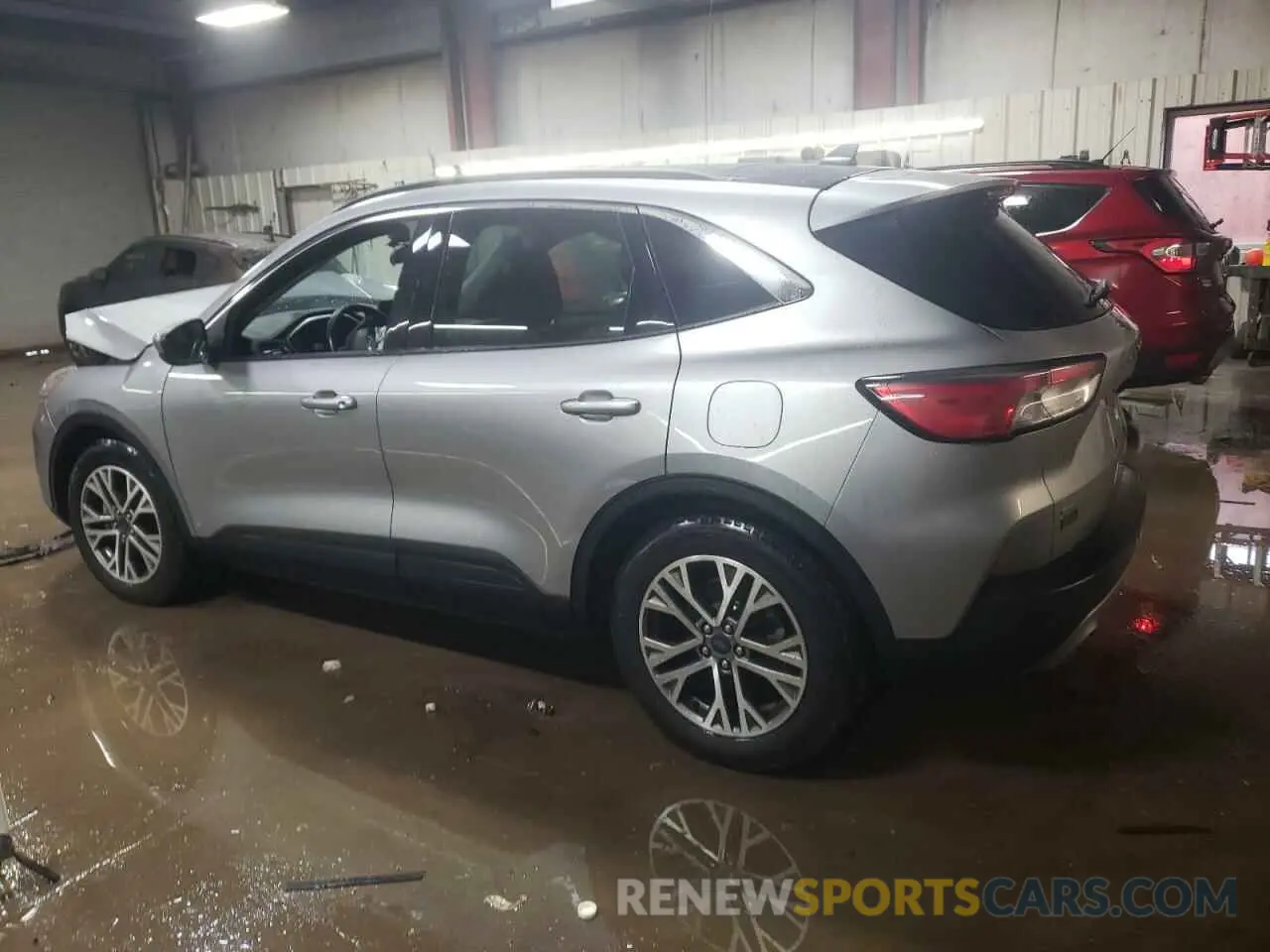 2 fotografías del automóvil dañado 1FMCU0H69NUA32290 FORD ESCAPE 2022