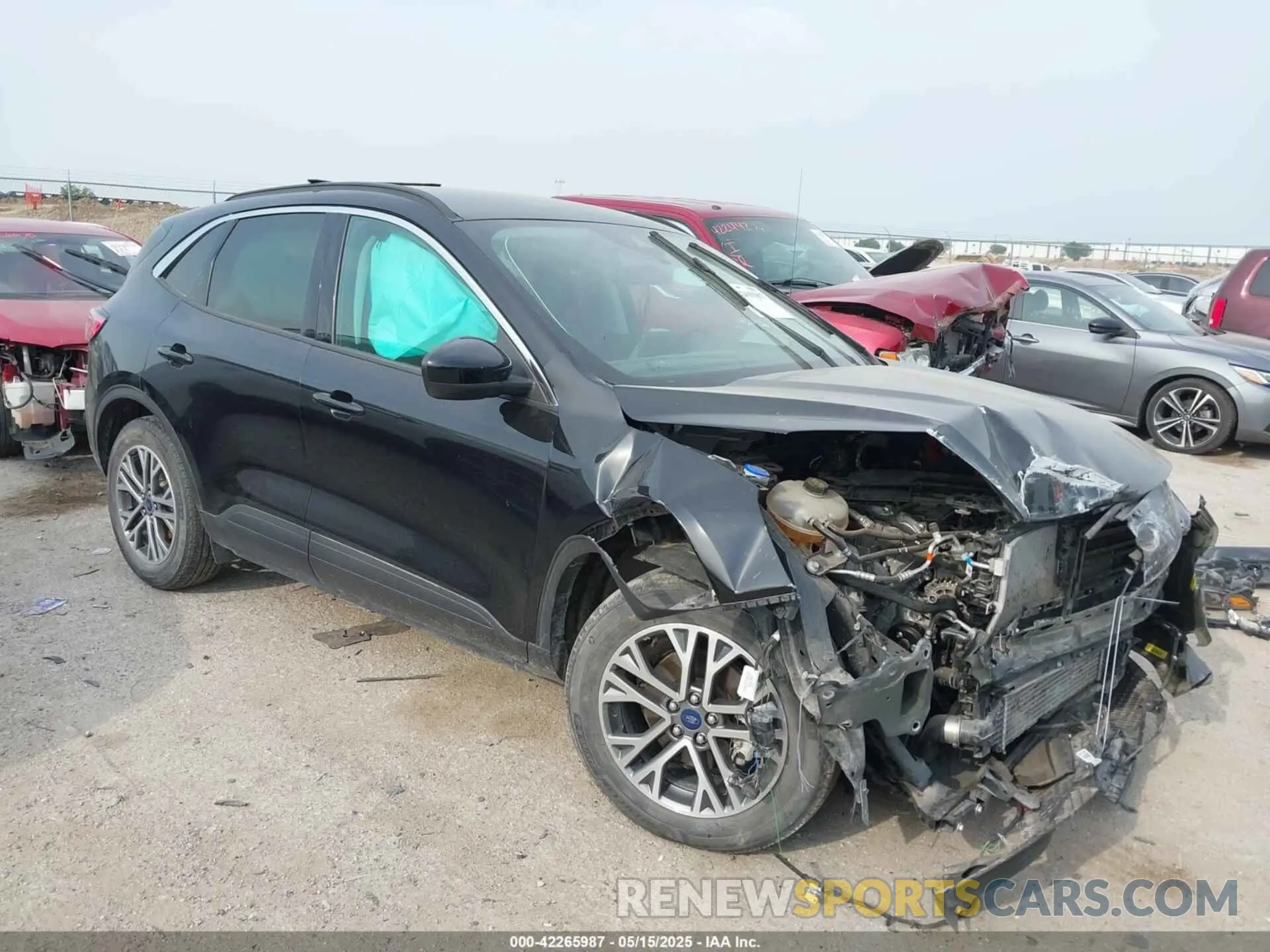 1 fotografías del automóvil dañado 1FMCU0H69NUB37900 FORD ESCAPE 2022