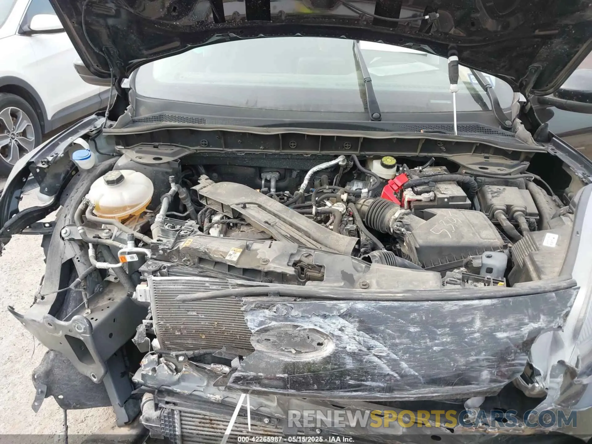 10 fotografías del automóvil dañado 1FMCU0H69NUB37900 FORD ESCAPE 2022