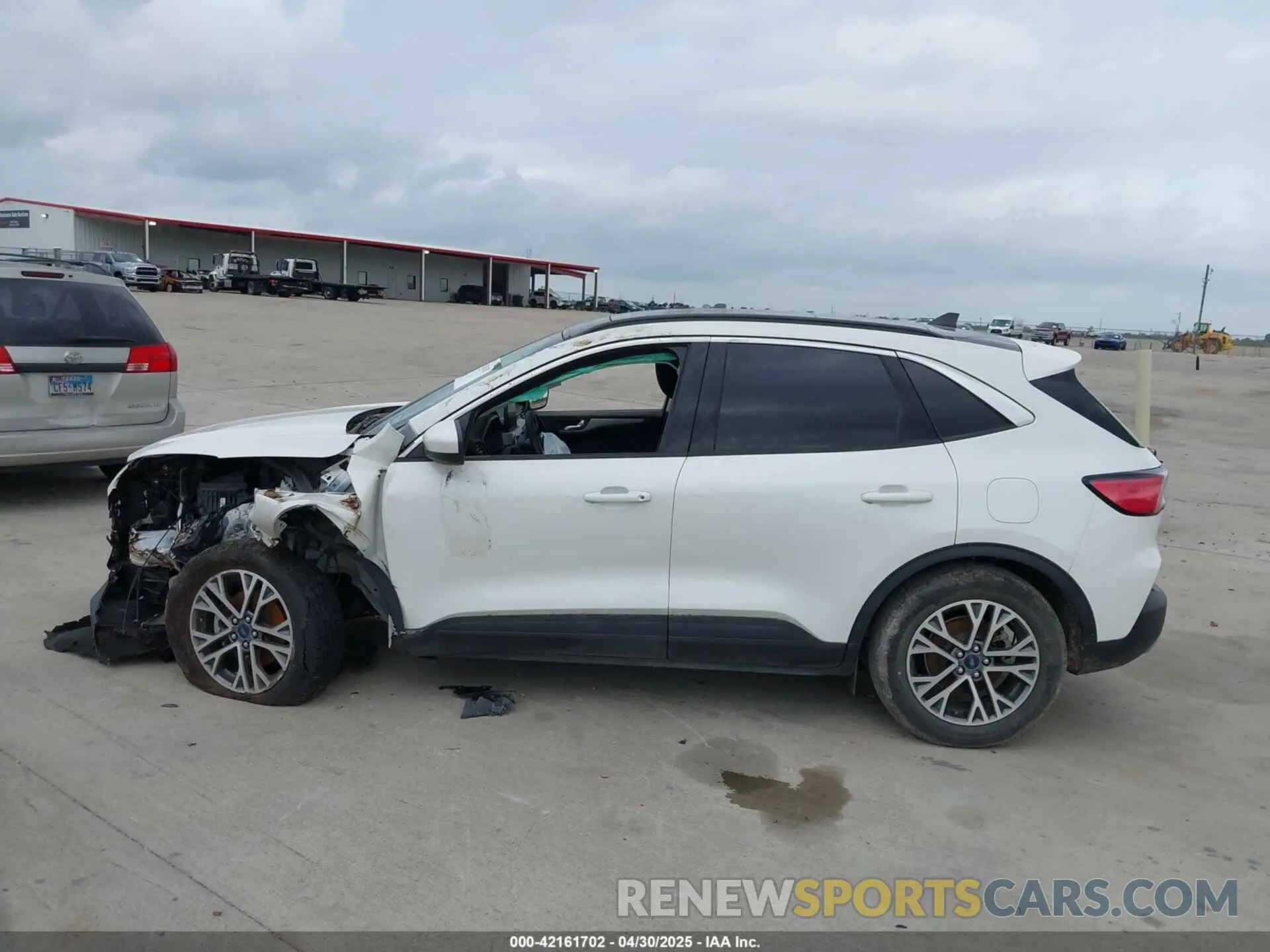 13 fotografías del automóvil dañado 1FMCU0H6XNUA83488 FORD ESCAPE 2022