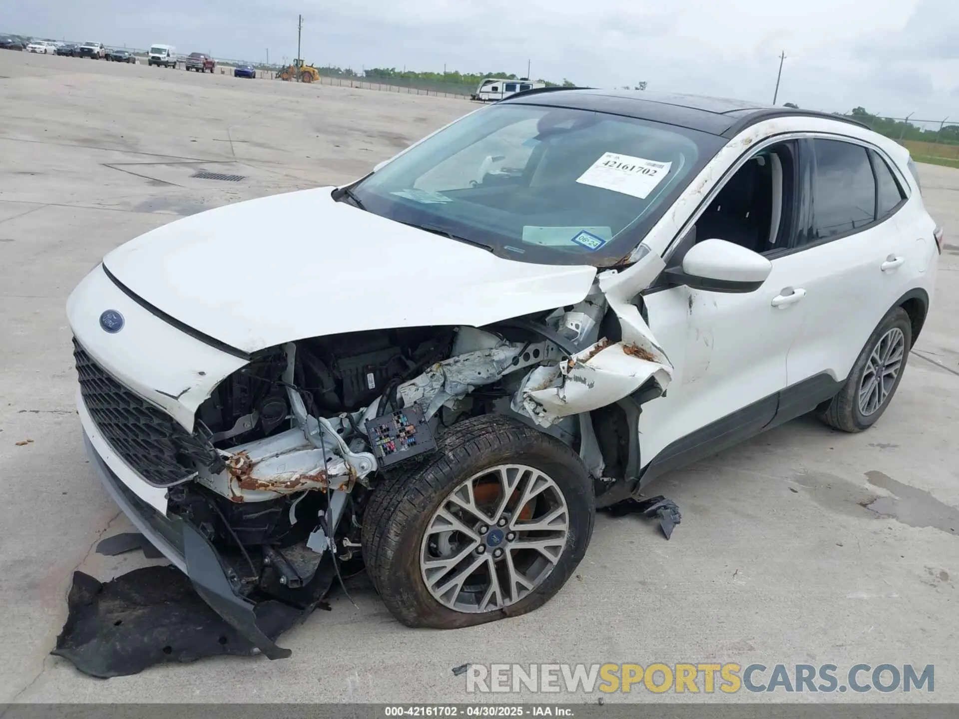 2 fotografías del automóvil dañado 1FMCU0H6XNUA83488 FORD ESCAPE 2022
