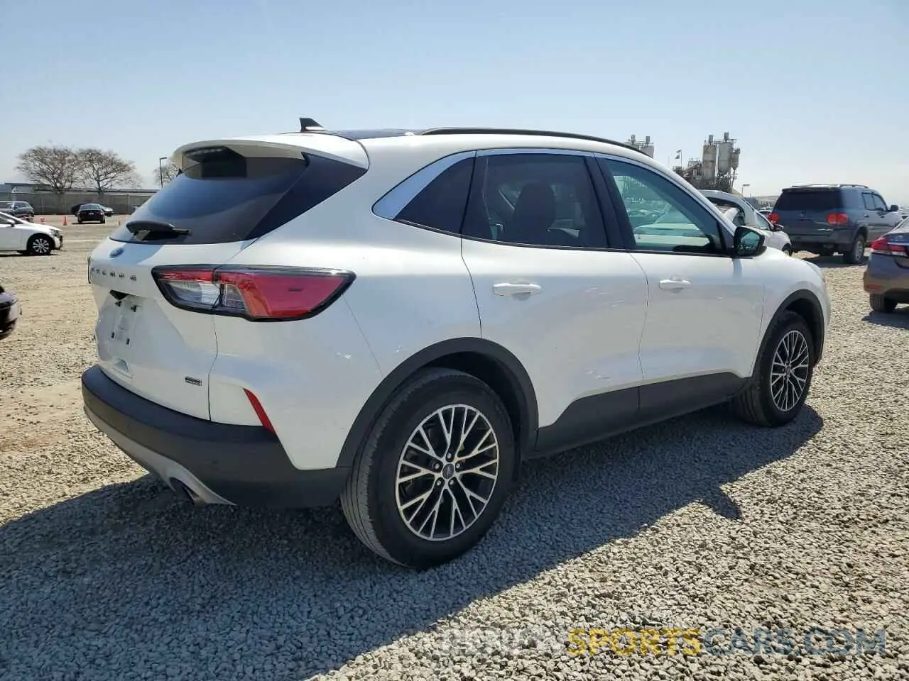 3 fotografías del automóvil dañado 1FMCU0KZ3NUB06743 FORD ESCAPE 2022