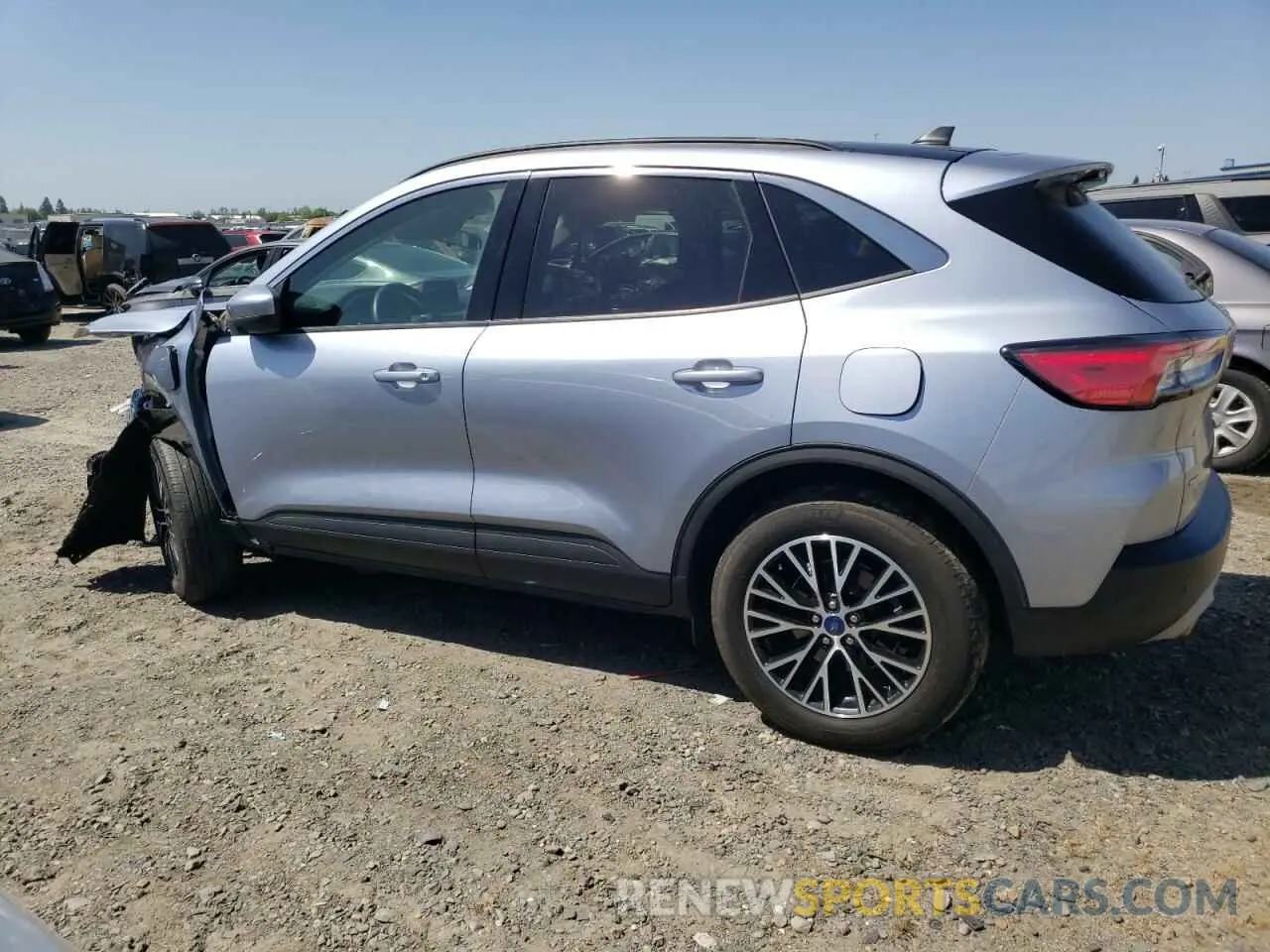 2 fotografías del automóvil dañado 1FMCU0KZ4NUB79734 FORD ESCAPE 2022