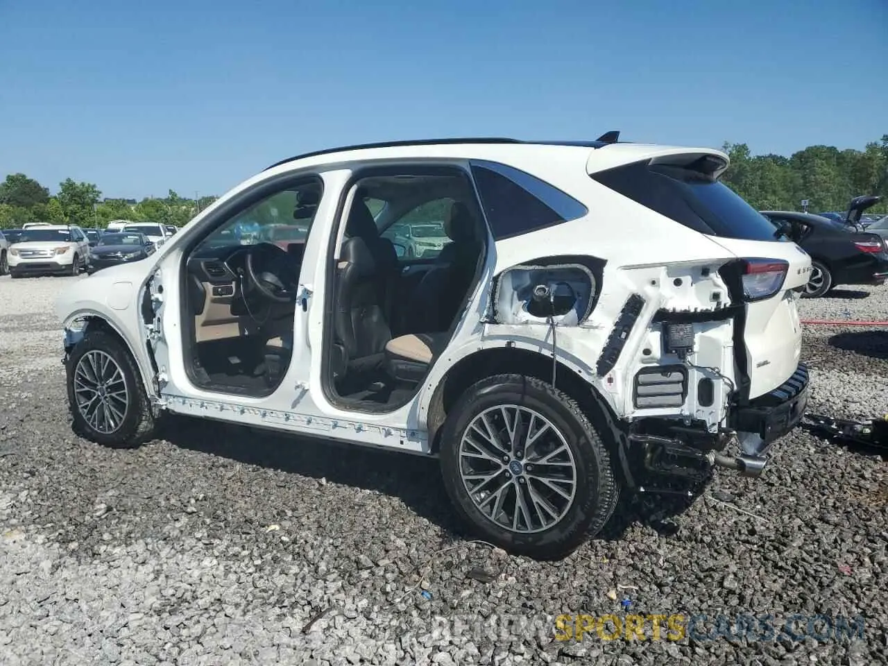 2 fotografías del automóvil dañado 1FMCU0KZ5NUB80200 FORD ESCAPE 2022