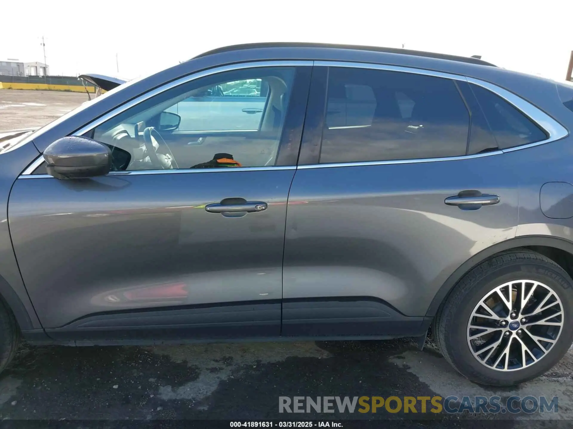 14 fotografías del automóvil dañado 1FMCU0LZ9NUA91244 FORD ESCAPE 2022