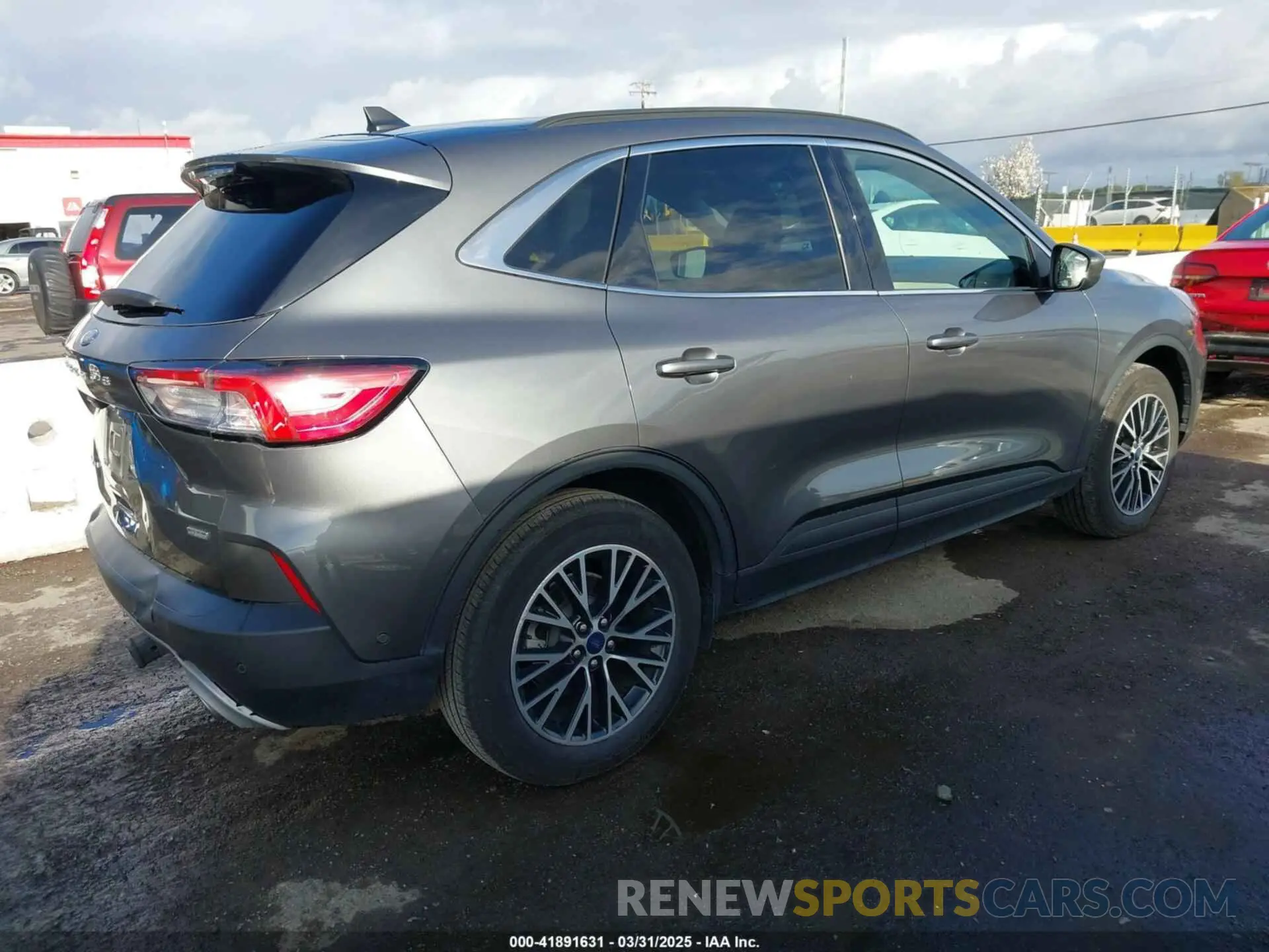 4 fotografías del automóvil dañado 1FMCU0LZ9NUA91244 FORD ESCAPE 2022