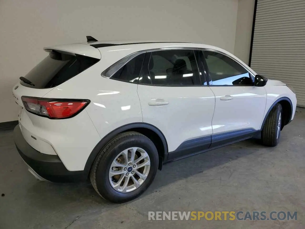 3 fotografías del automóvil dañado 1FMCU9BZ1NUA24675 FORD ESCAPE 2022