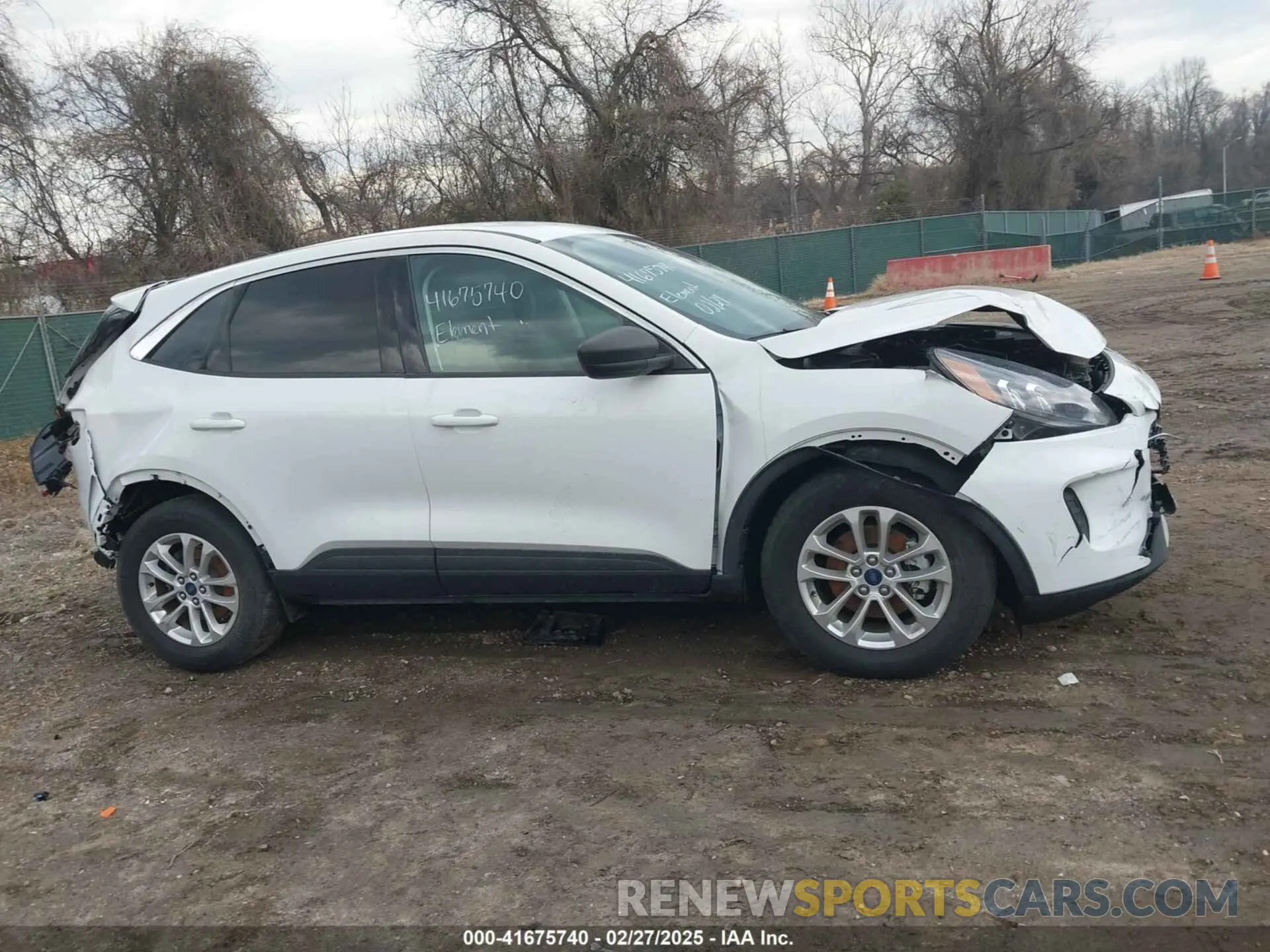 14 fotografías del automóvil dañado 1FMCU9BZ2NUA43705 FORD ESCAPE 2022