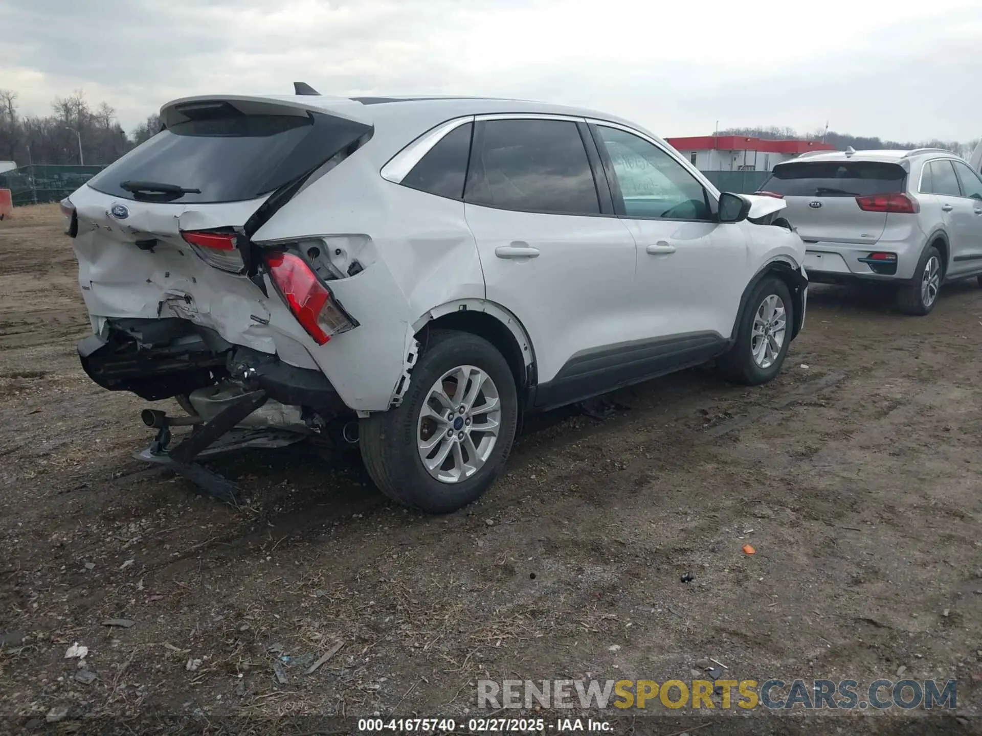 4 fotografías del automóvil dañado 1FMCU9BZ2NUA43705 FORD ESCAPE 2022