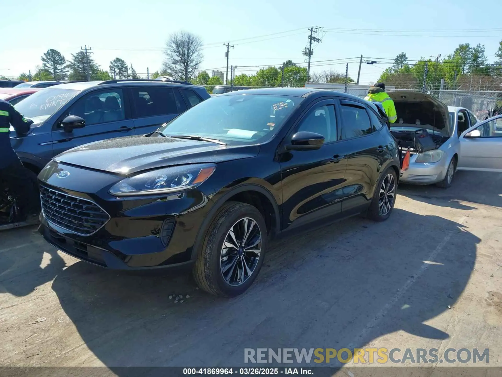 2 fotografías del automóvil dañado 1FMCU9BZ7NUA26950 FORD ESCAPE 2022