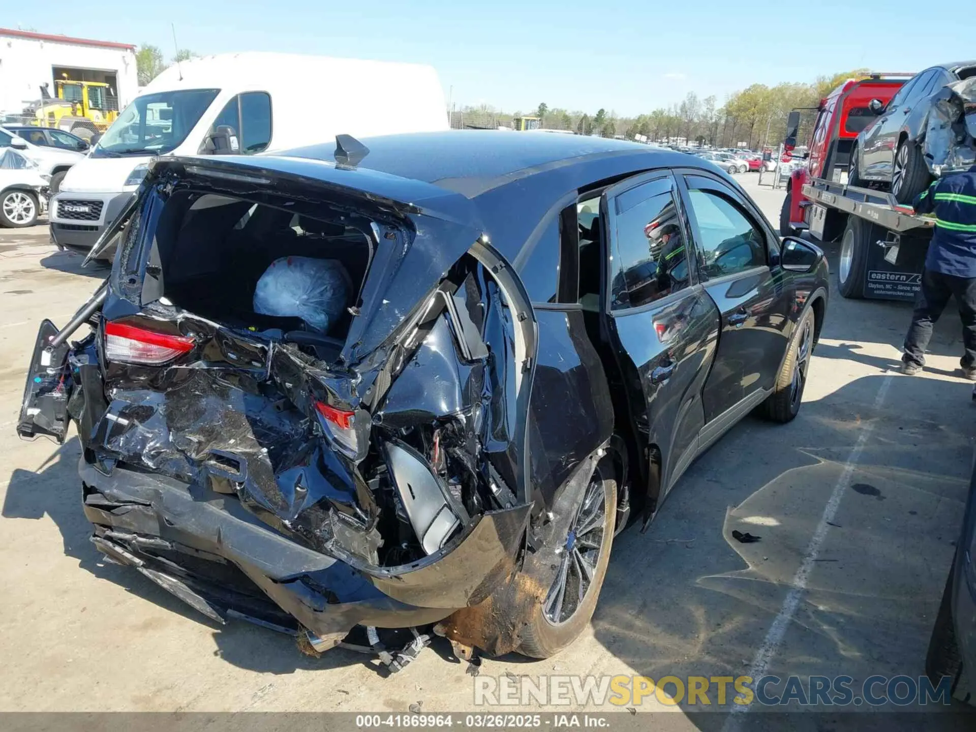 4 fotografías del automóvil dañado 1FMCU9BZ7NUA26950 FORD ESCAPE 2022