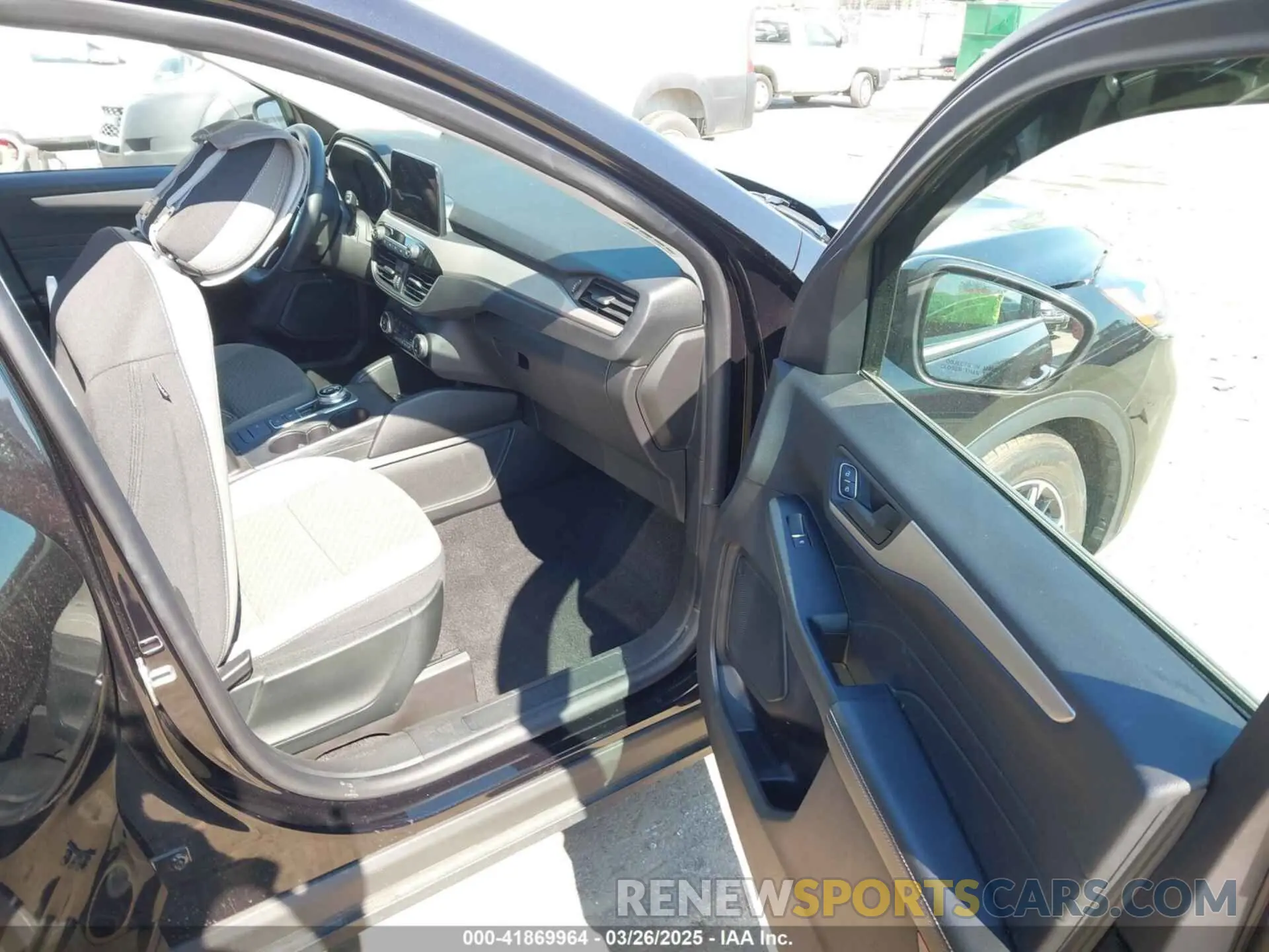5 fotografías del automóvil dañado 1FMCU9BZ7NUA26950 FORD ESCAPE 2022