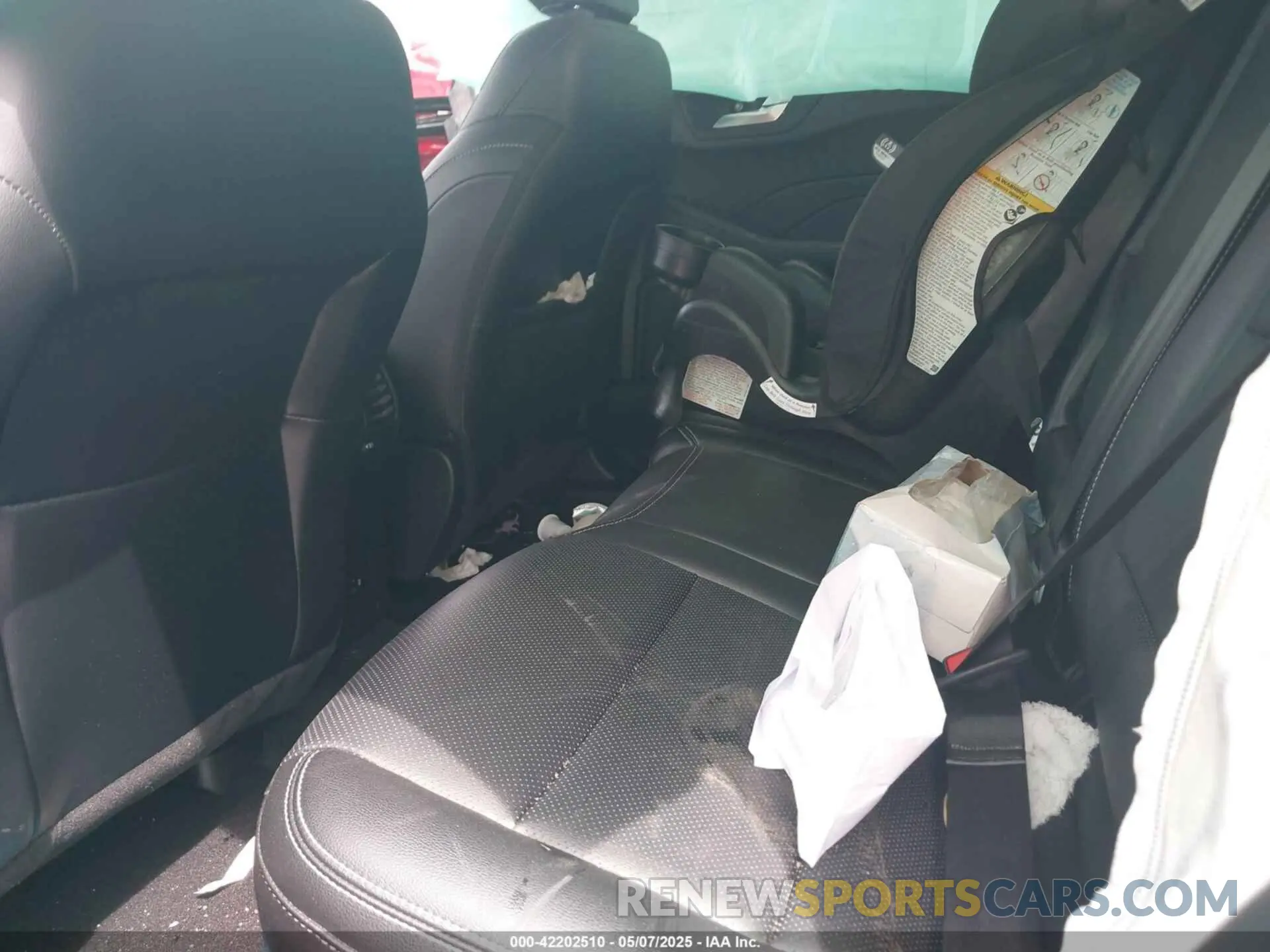 8 fotografías del automóvil dañado 1FMCU9DZ1NUA34474 FORD ESCAPE 2022