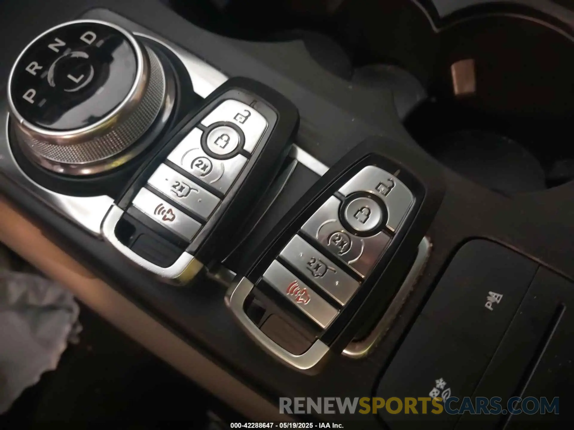 11 fotografías del automóvil dañado 1FMCU9DZ9NUA38627 FORD ESCAPE 2022