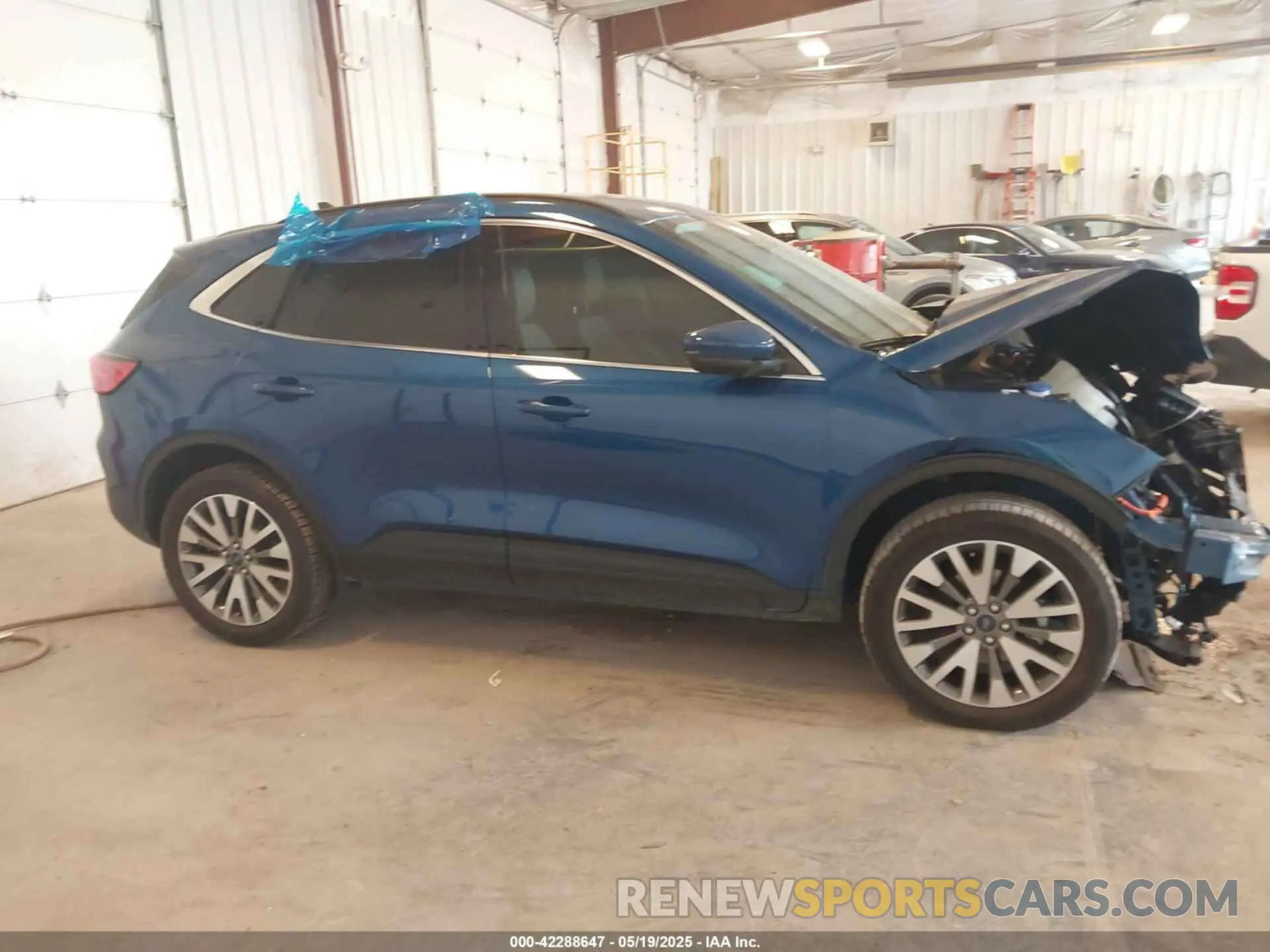 13 fotografías del automóvil dañado 1FMCU9DZ9NUA38627 FORD ESCAPE 2022
