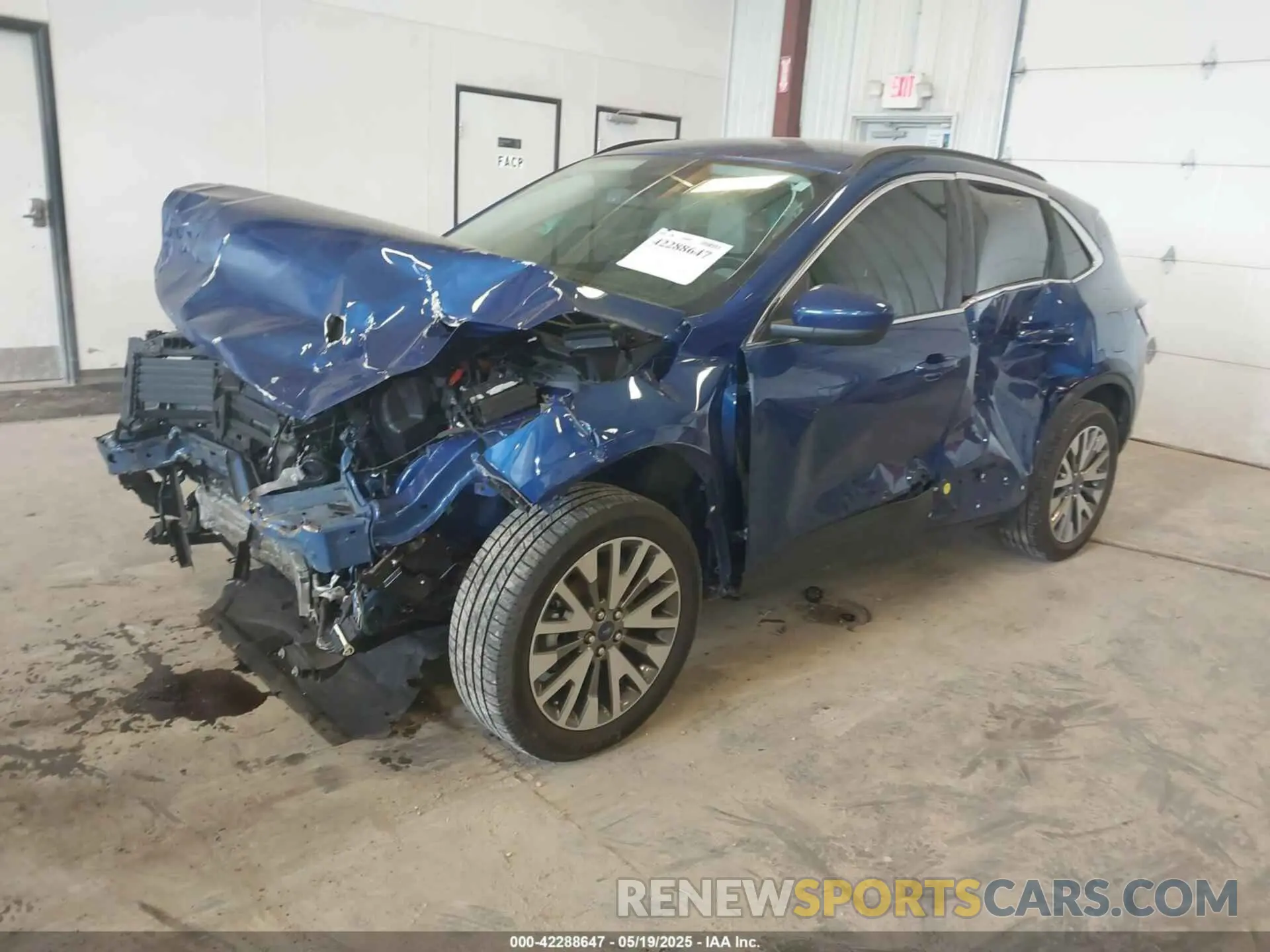 2 fotografías del automóvil dañado 1FMCU9DZ9NUA38627 FORD ESCAPE 2022