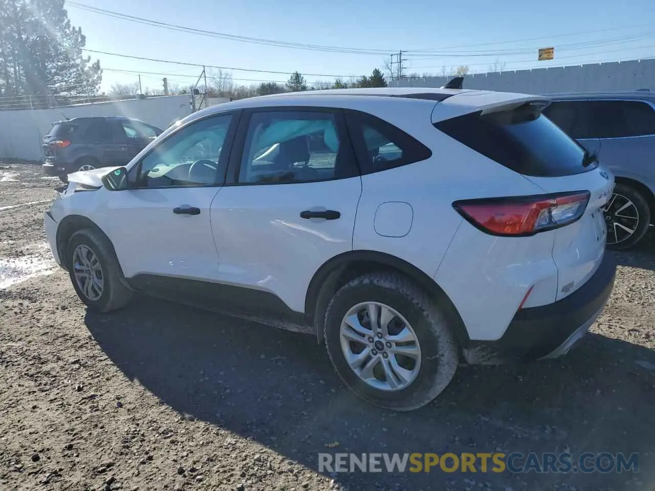 2 fotografías del automóvil dañado 1FMCU9F69NUA93016 FORD ESCAPE 2022