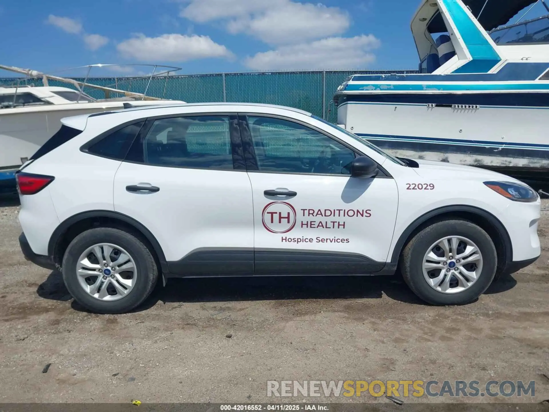 13 fotografías del automóvil dañado 1FMCU9F6XNUB31191 FORD ESCAPE 2022