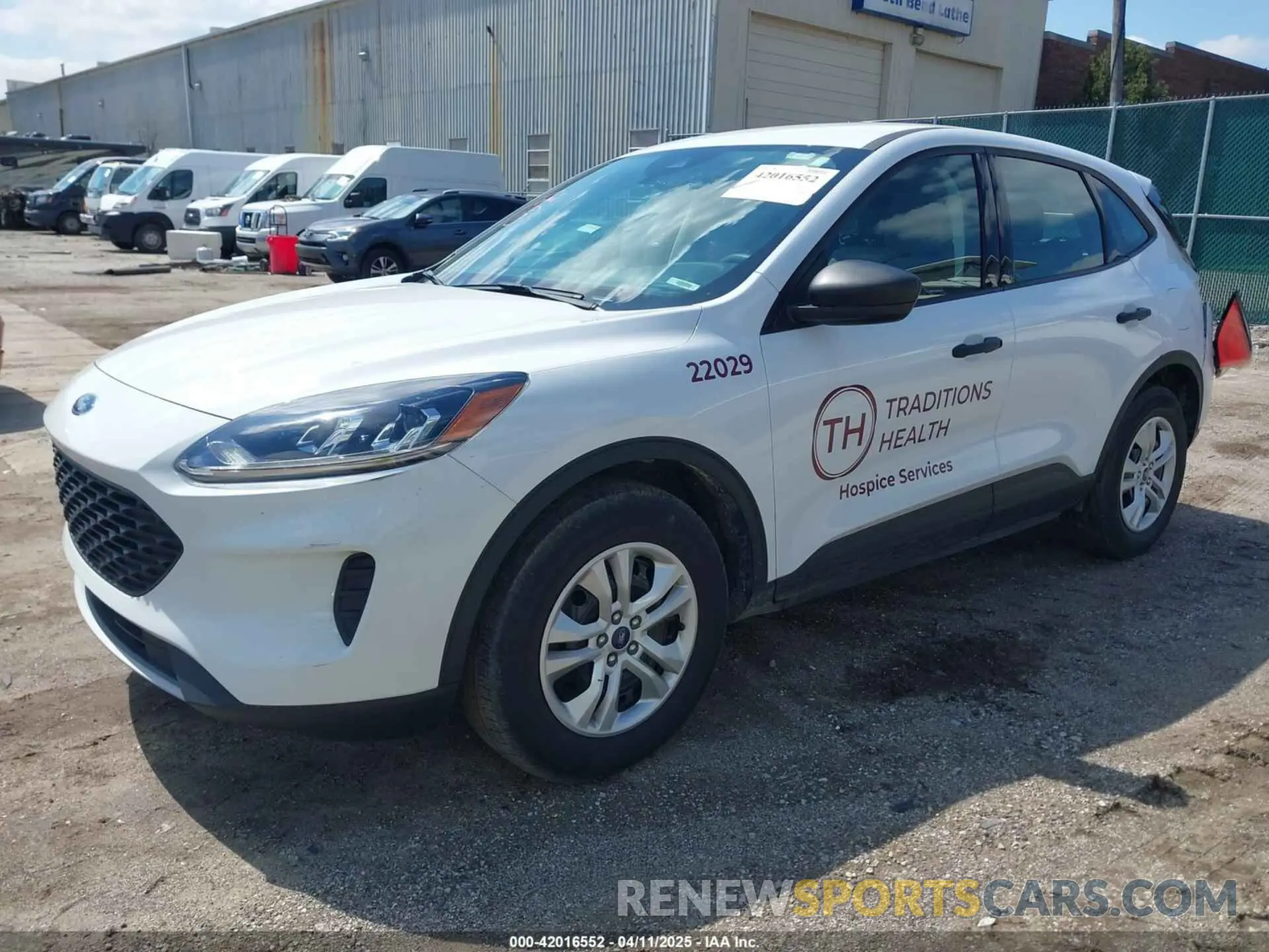 2 fotografías del automóvil dañado 1FMCU9F6XNUB31191 FORD ESCAPE 2022