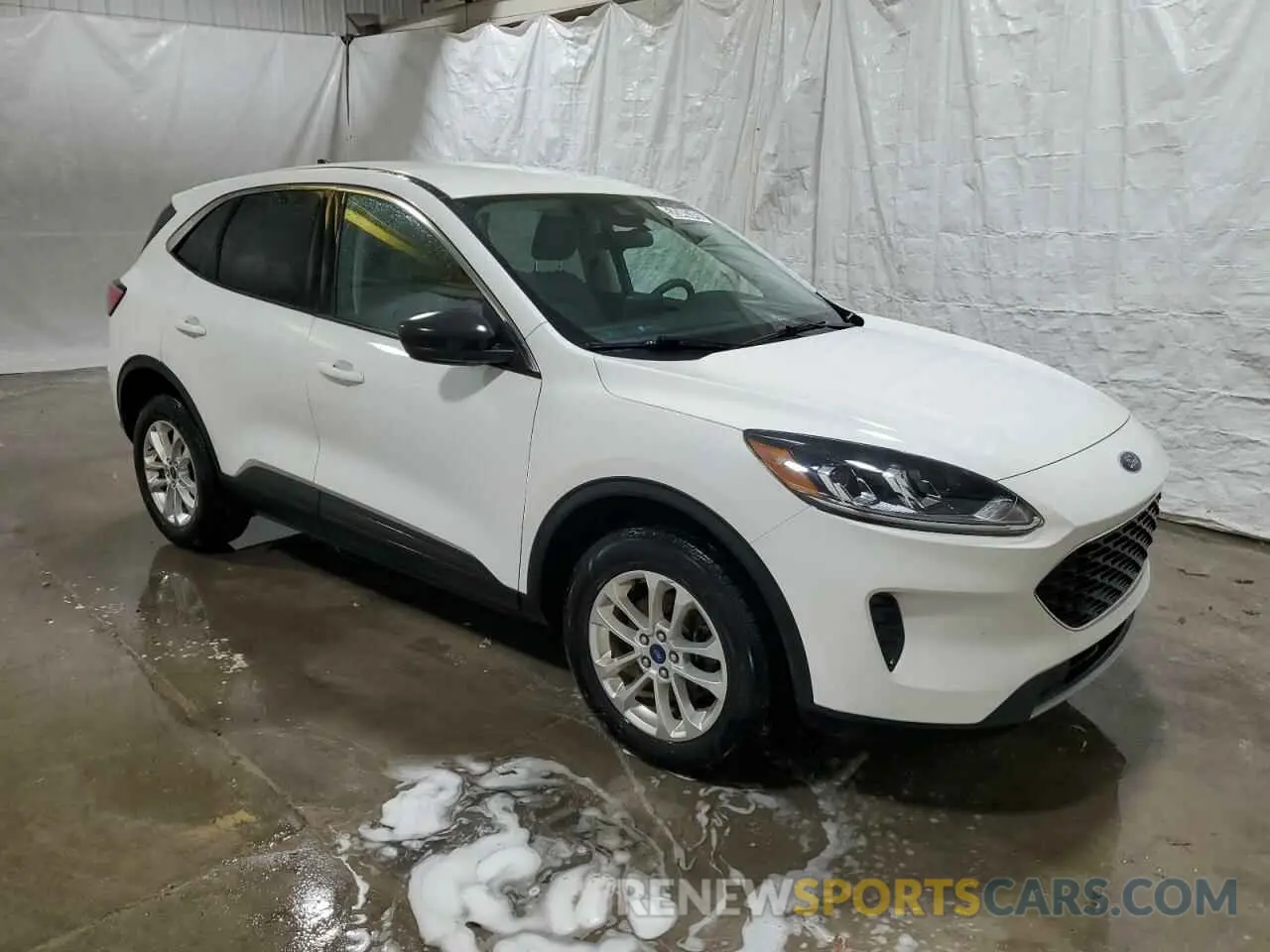 4 fotografías del automóvil dañado 1FMCU9G60NUA60551 FORD ESCAPE 2022