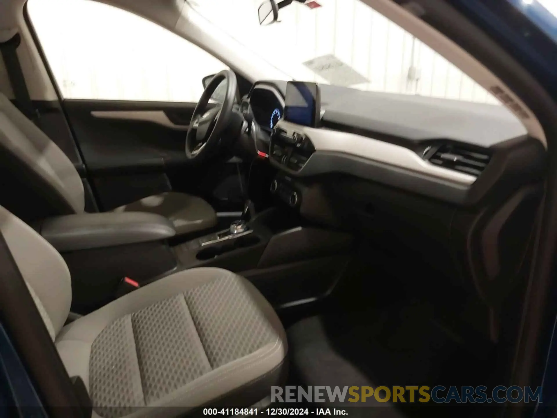 5 fotografías del automóvil dañado 1FMCU9G60NUB52307 FORD ESCAPE 2022