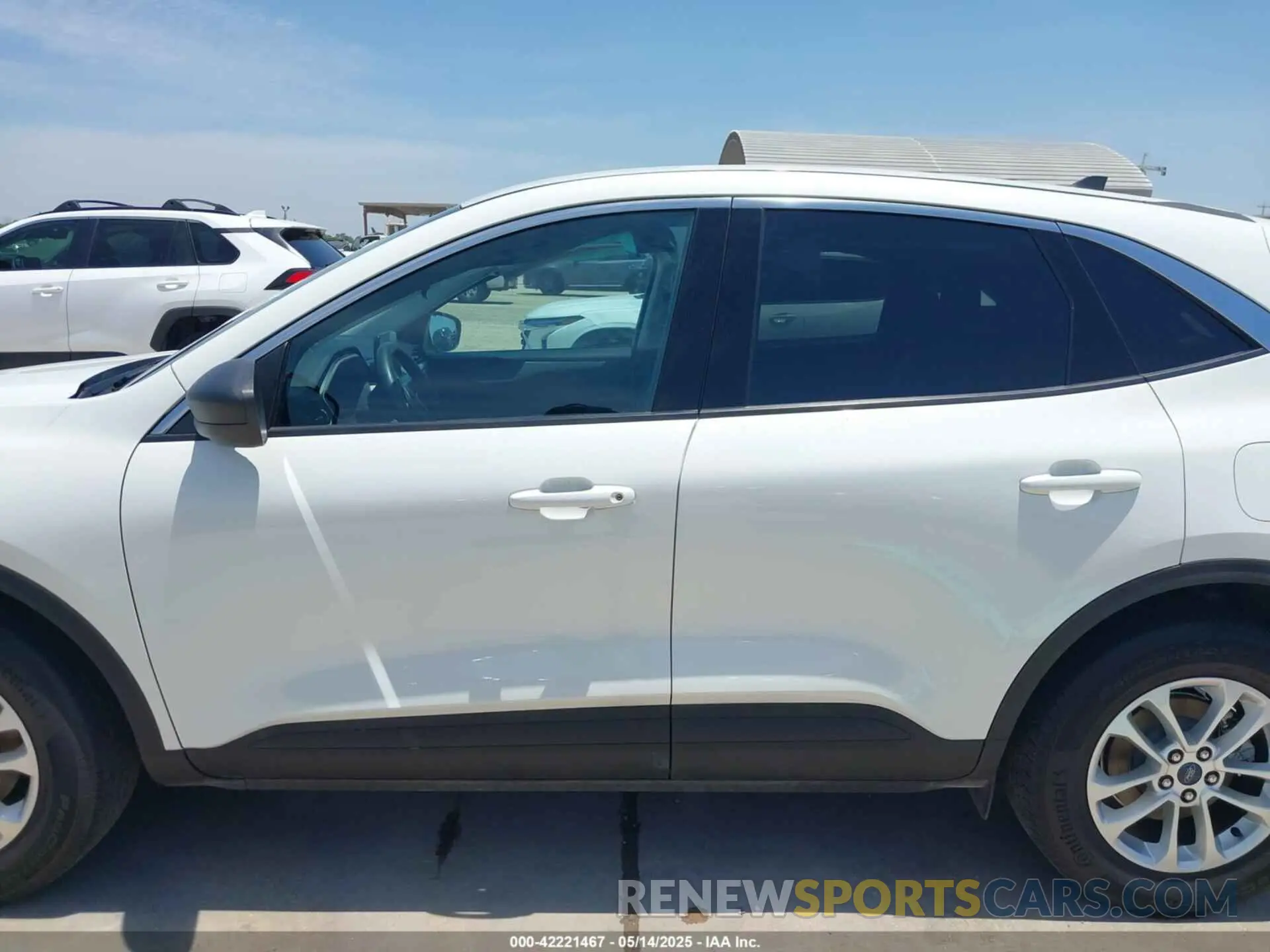 14 fotografías del automóvil dañado 1FMCU9G60NUC01957 FORD ESCAPE 2022
