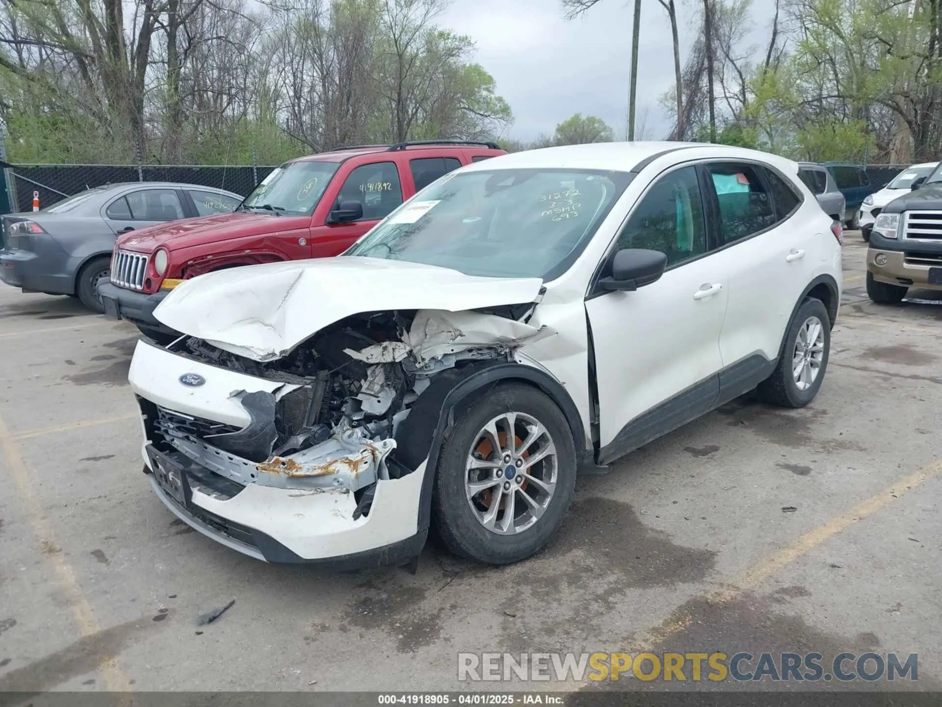2 fotografías del automóvil dañado 1FMCU9G61NUA61028 FORD ESCAPE 2022